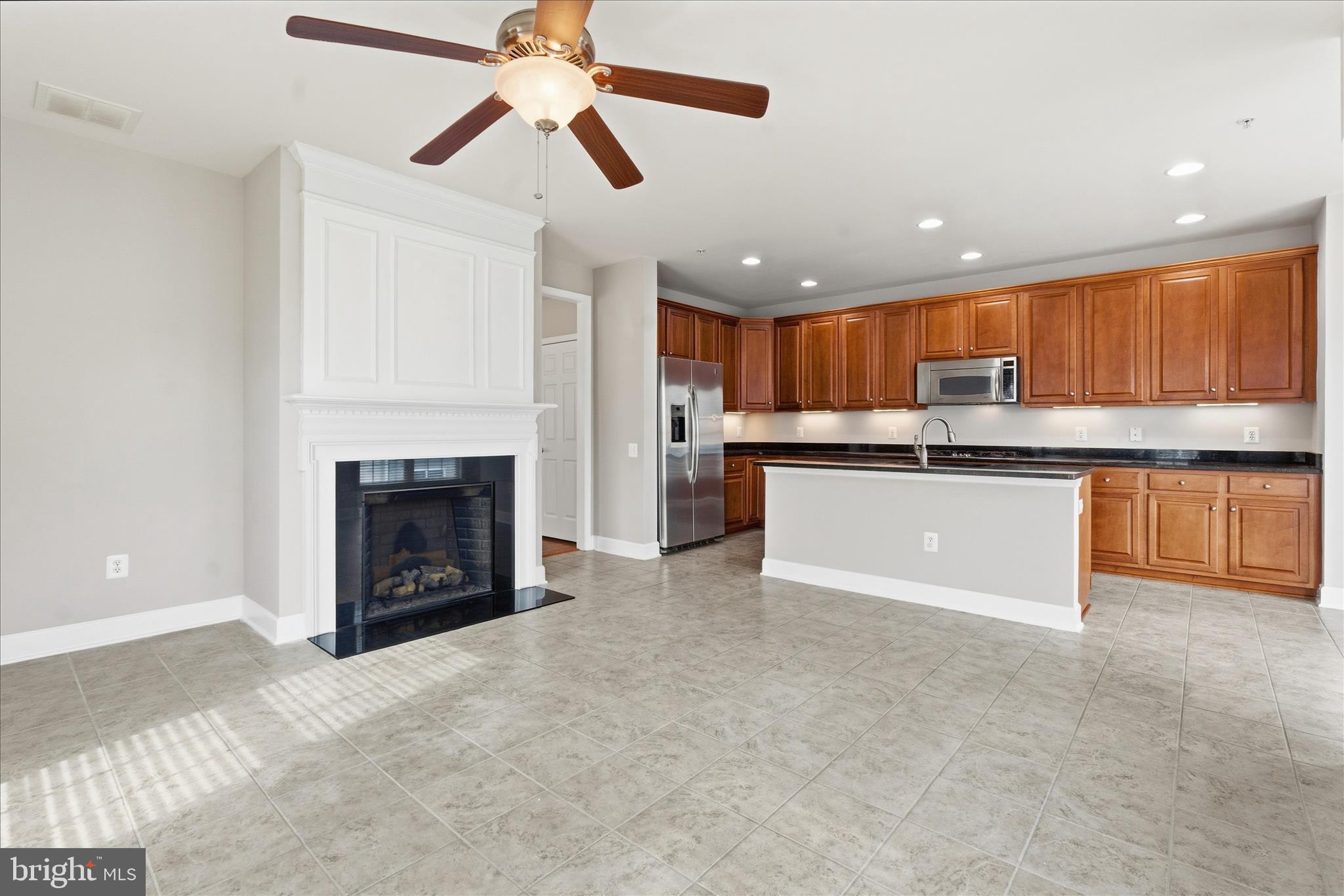 POTOMAC CLUB CONDOMINIUMS - Residential