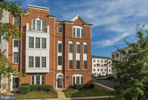 2102 CARTHAGE WAY WOODBRIDGE VA 22191