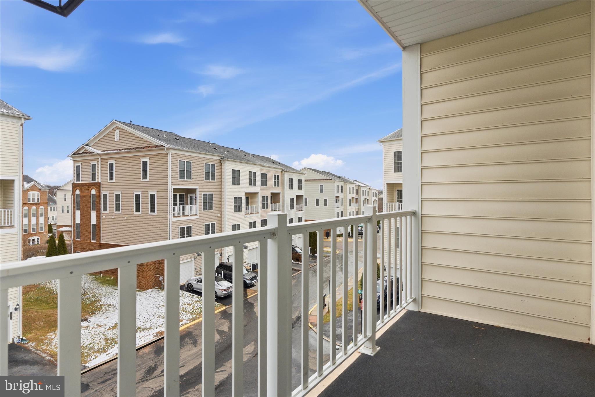 POTOMAC CLUB CONDOMINIUMS - Residential