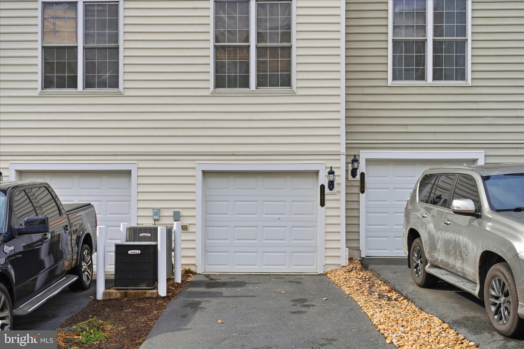 POTOMAC CLUB CONDOMINIUMS - Residential