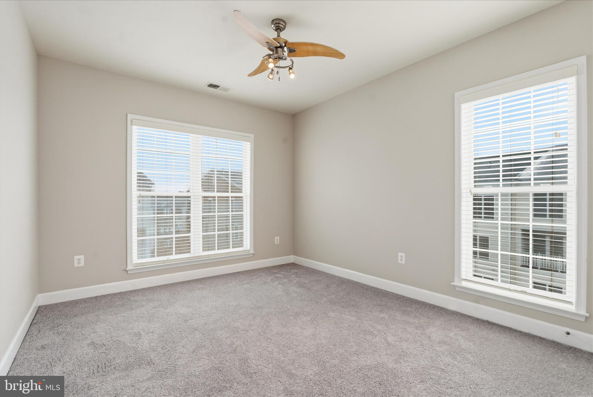 POTOMAC CLUB CONDOMINIUMS - Residential