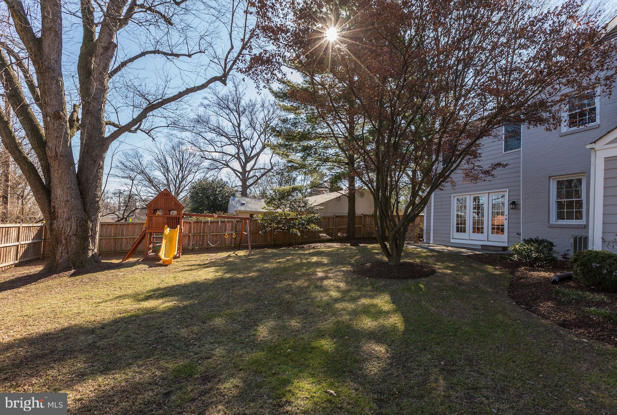 BRADLEY HILLS - Residential