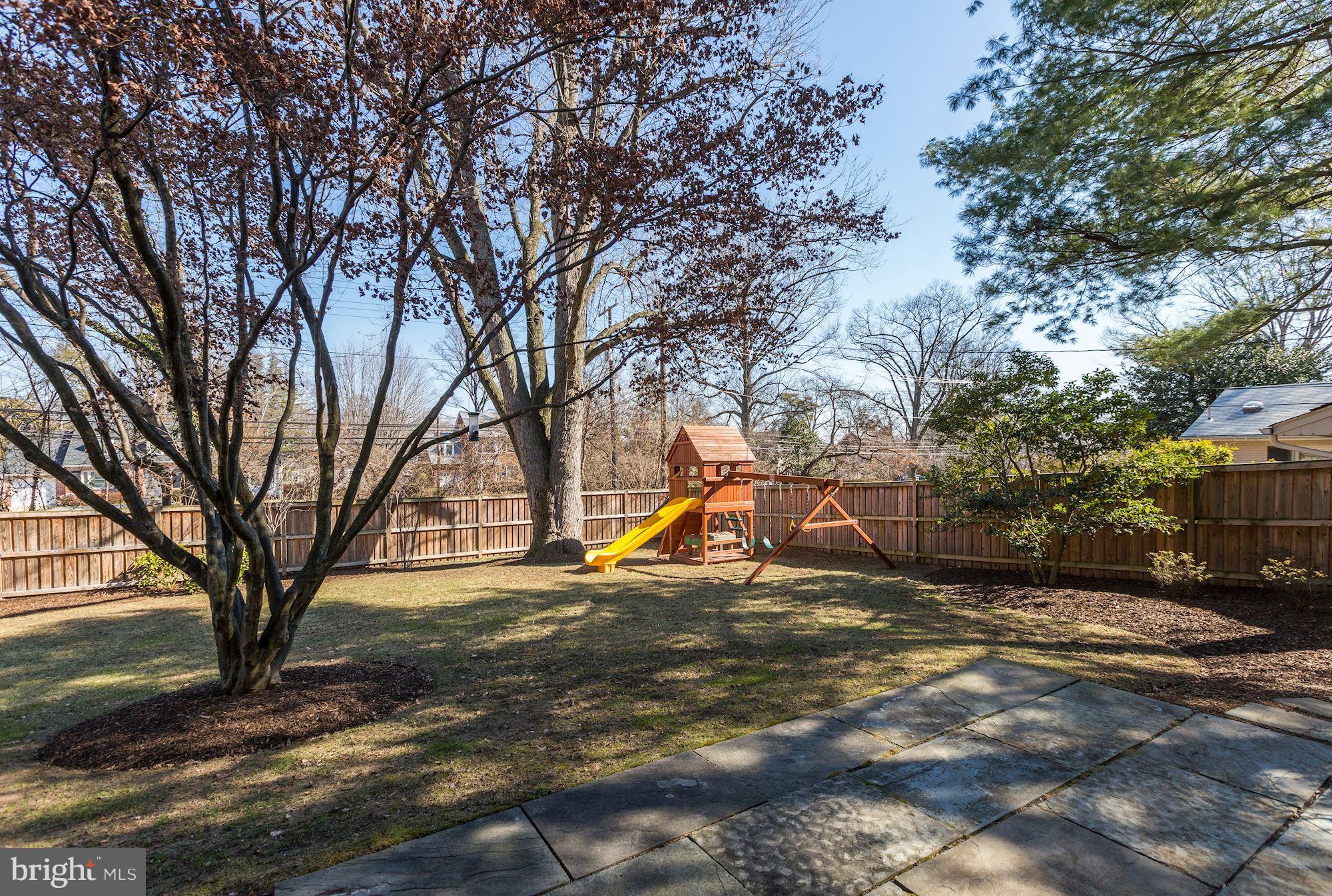 BRADLEY HILLS - Residential