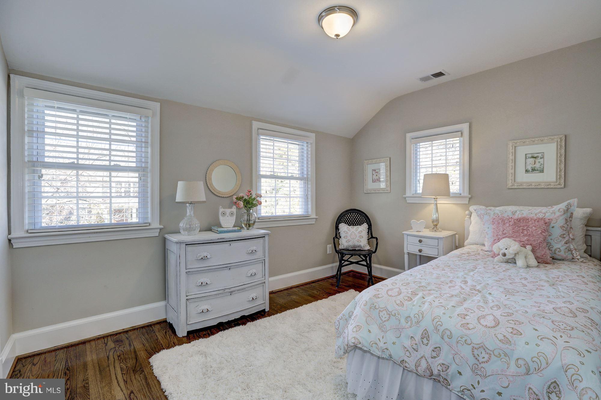 BRADLEY HILLS - Residential