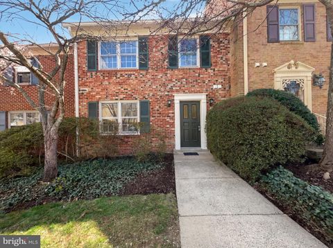 Townhouse For Sale - 645 N Armistead Street<br/> Alexandria City County, ALEXANDRIA, VA 22312