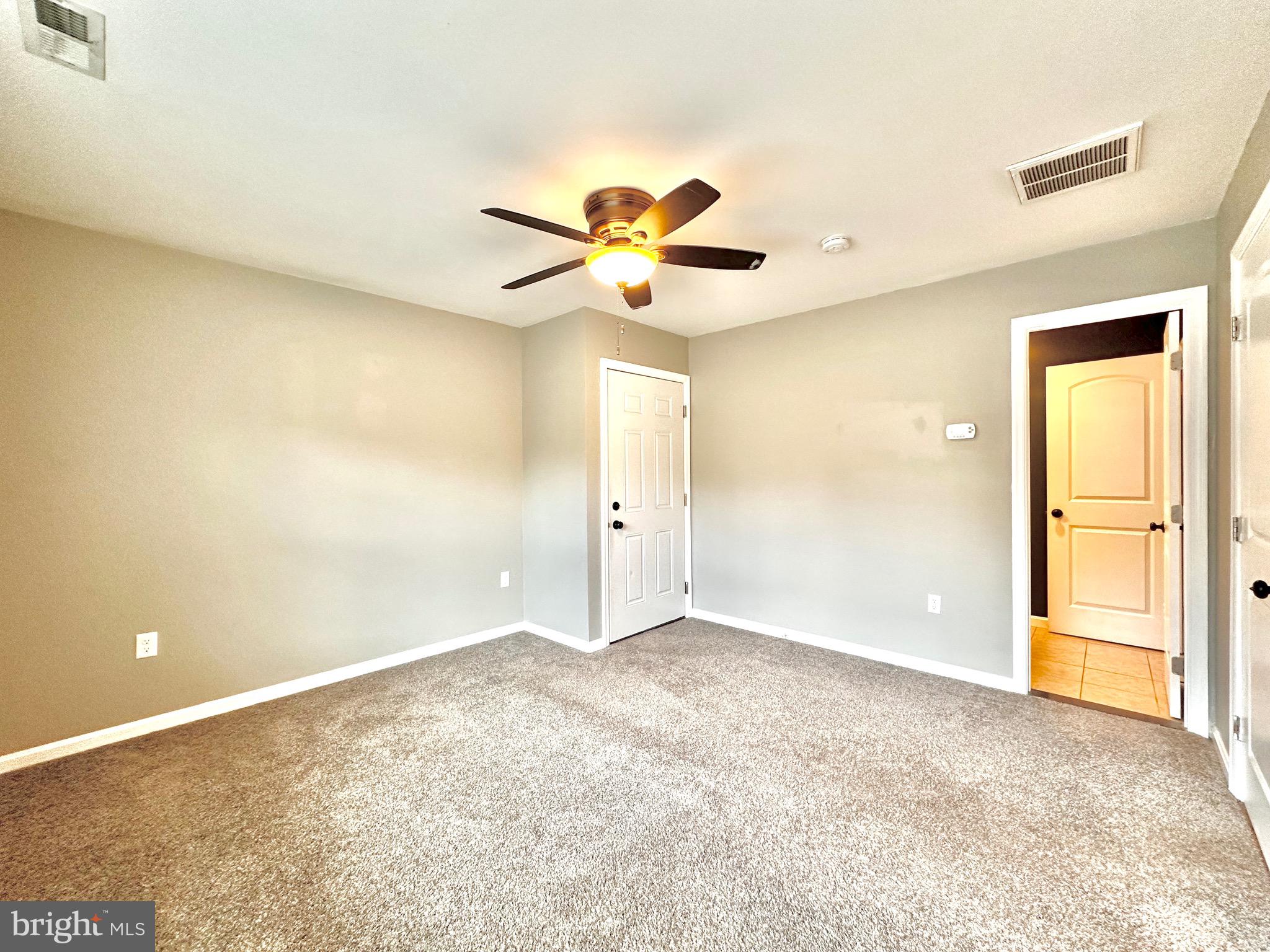 THOMPSON FARMS - Residential Lease