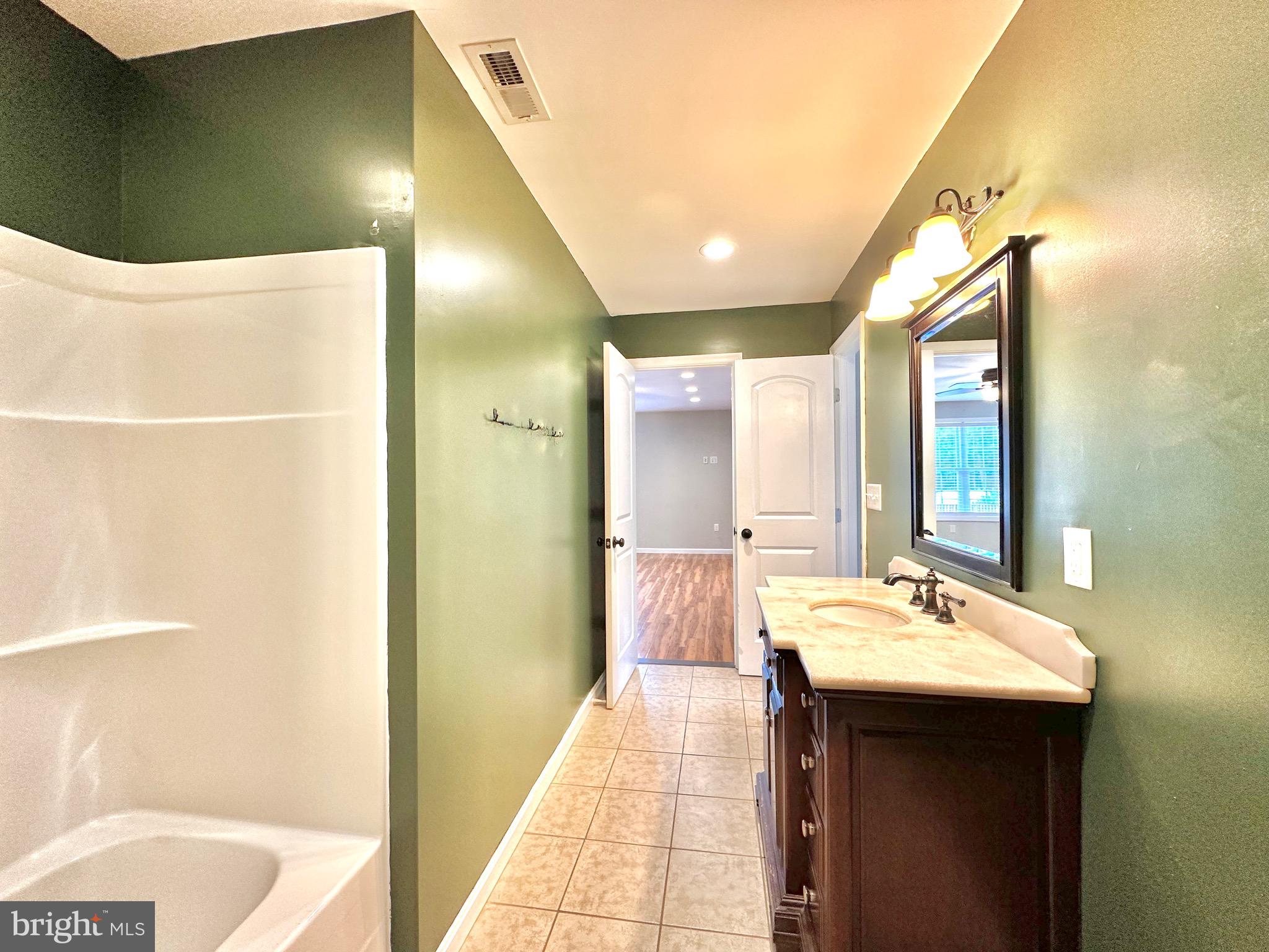 THOMPSON FARMS - Residential Lease