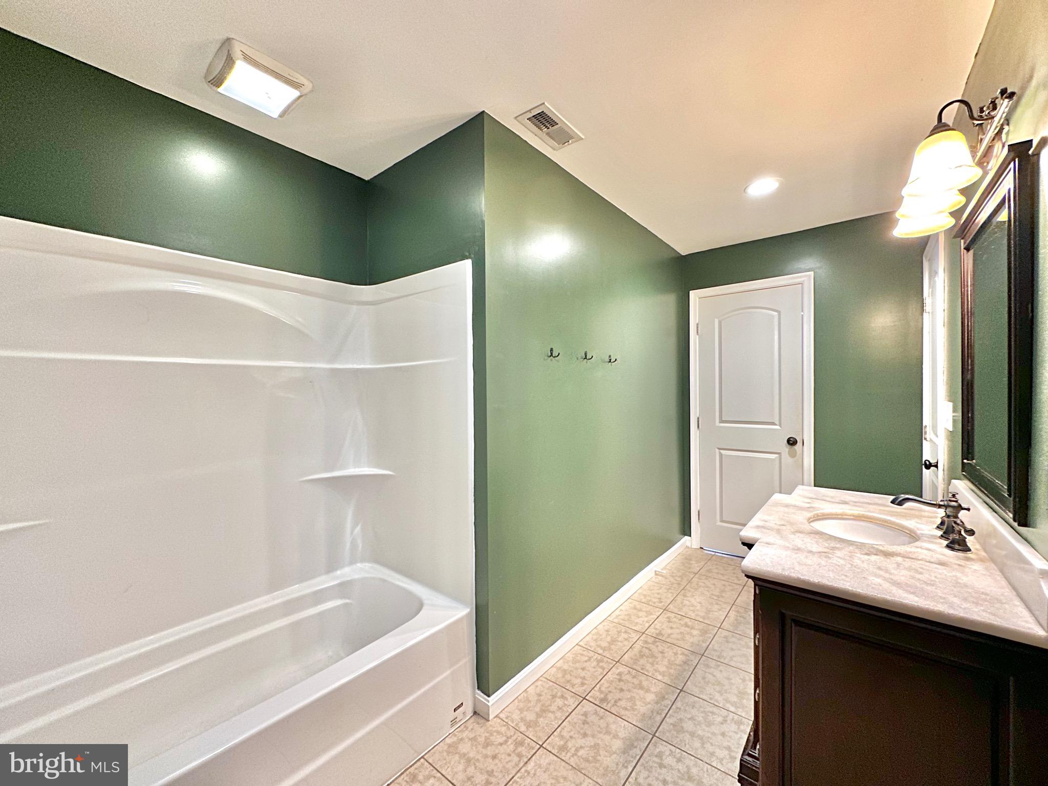 THOMPSON FARMS - Residential Lease