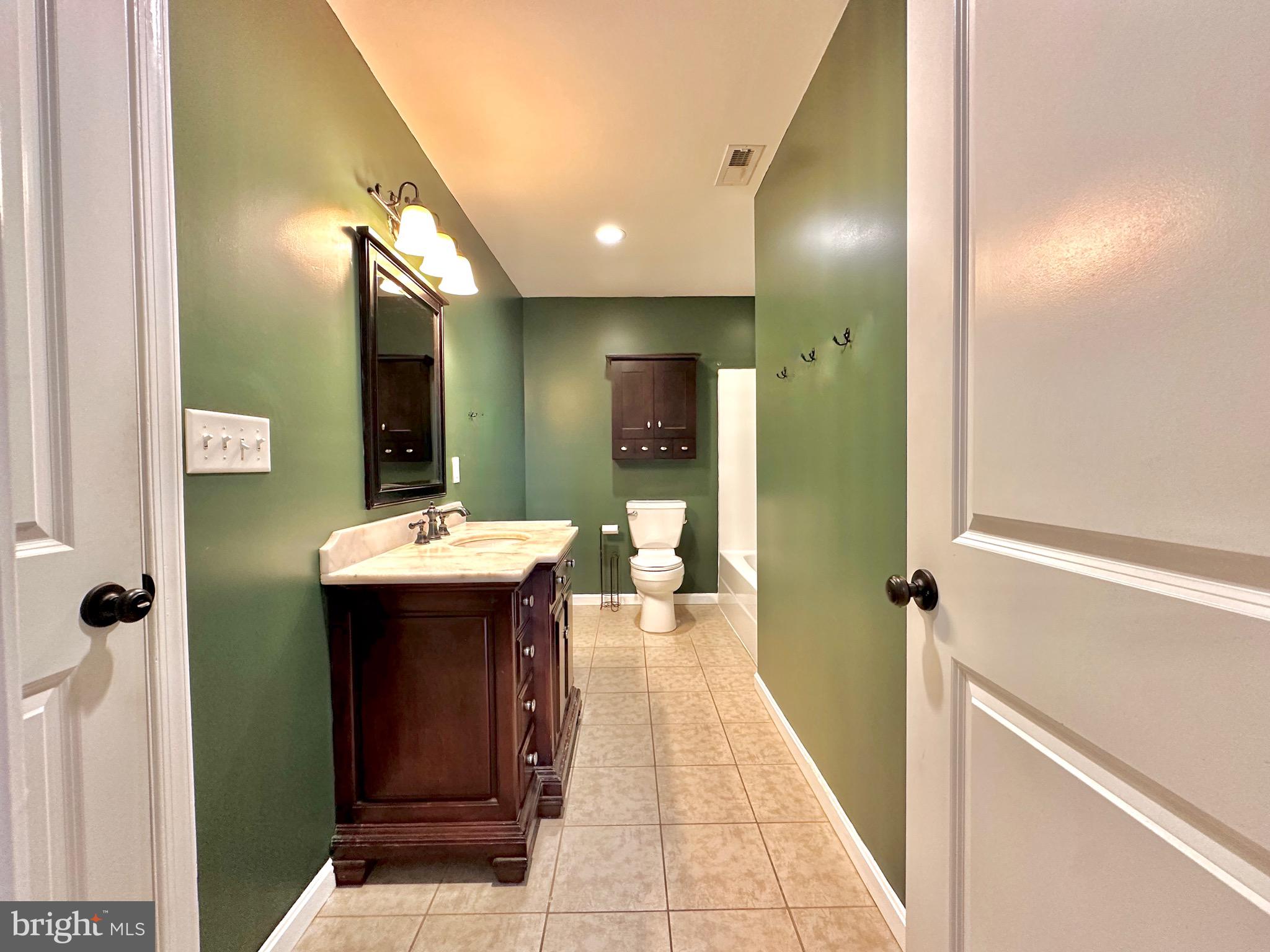 THOMPSON FARMS - Residential Lease