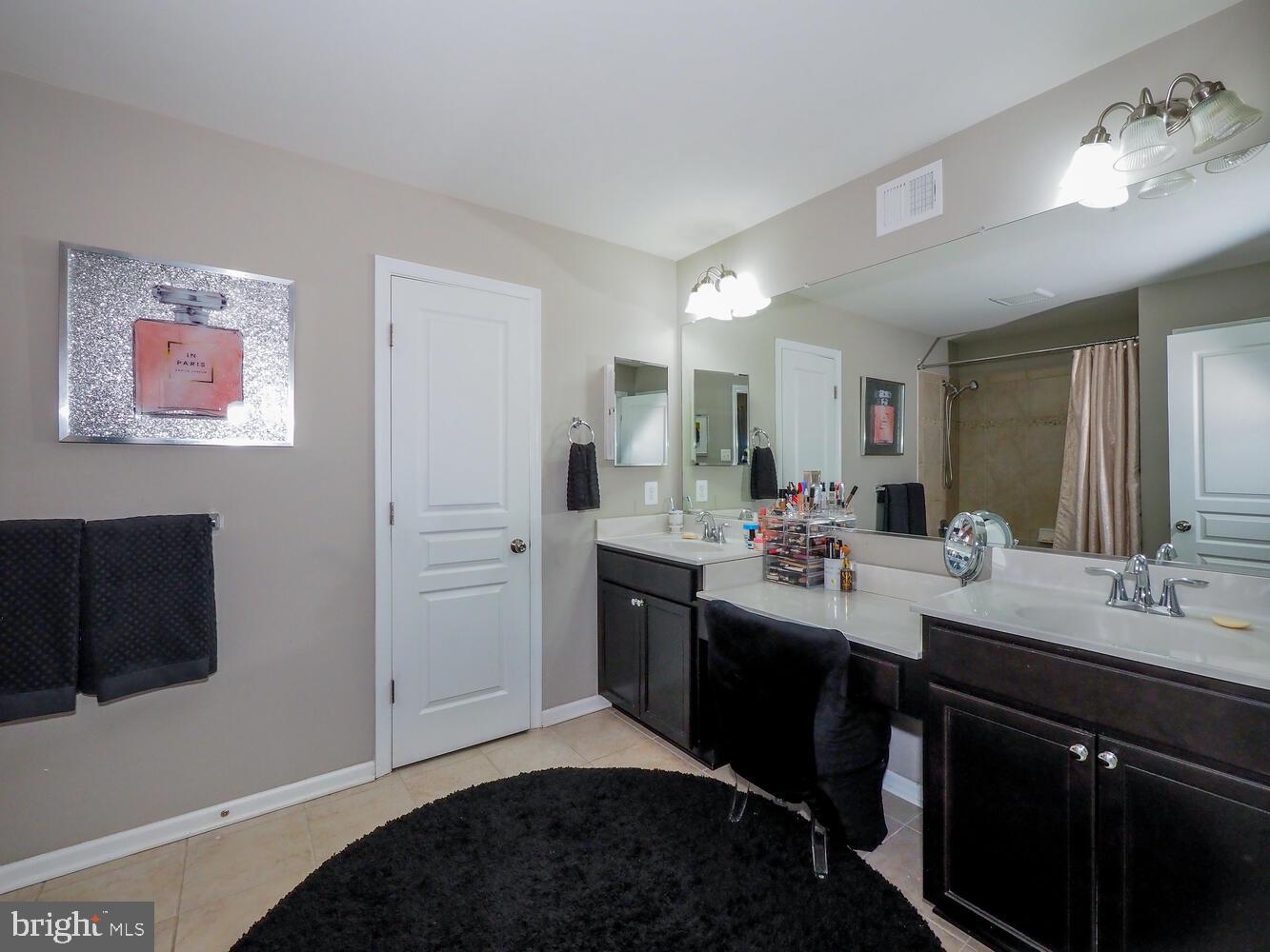 HOLLY RIDGE - Residential