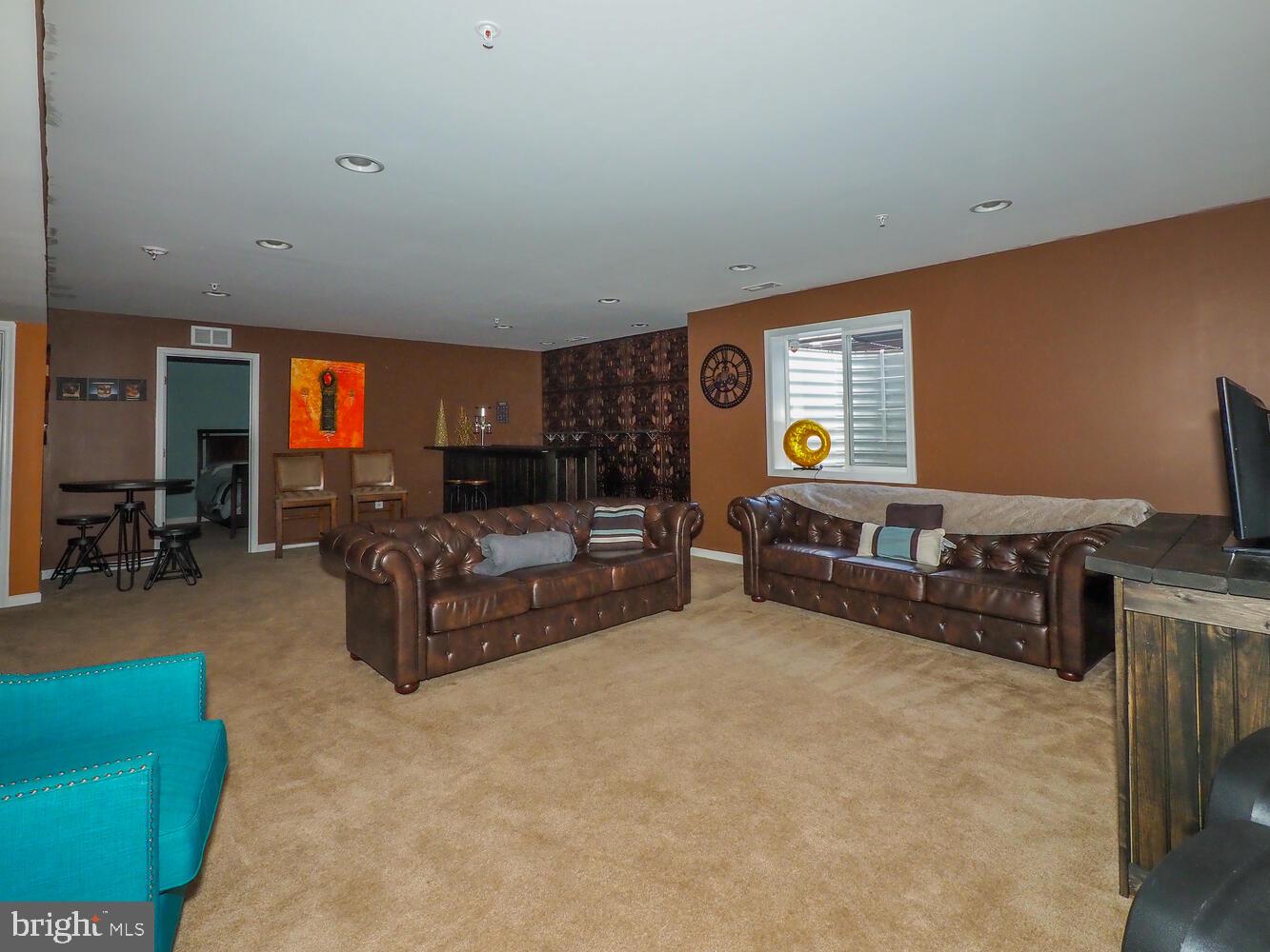 HOLLY RIDGE - Residential