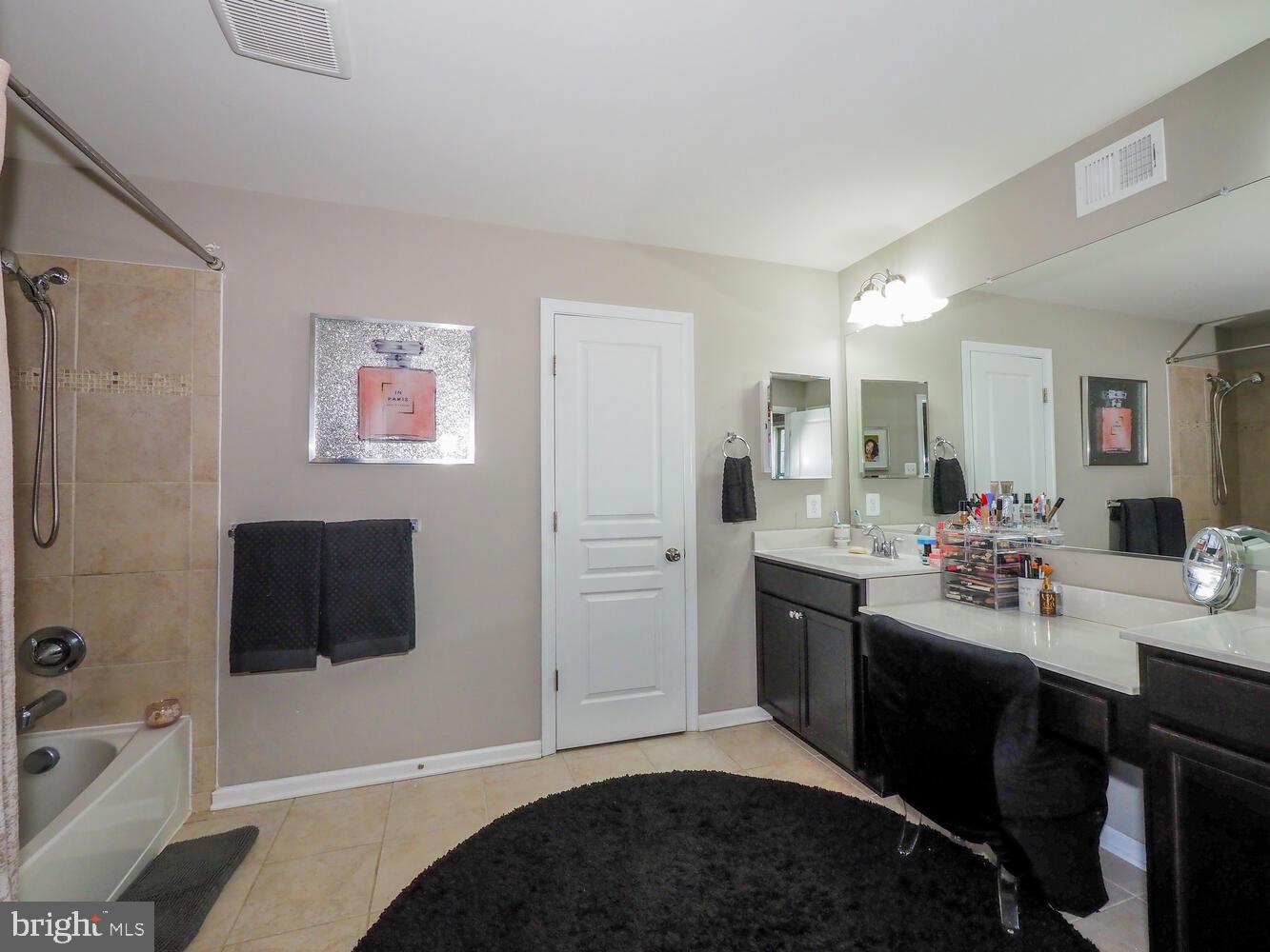 HOLLY RIDGE - Residential