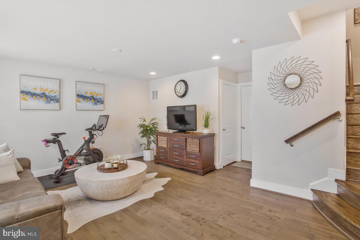 PRIMROSE HILL - Residential