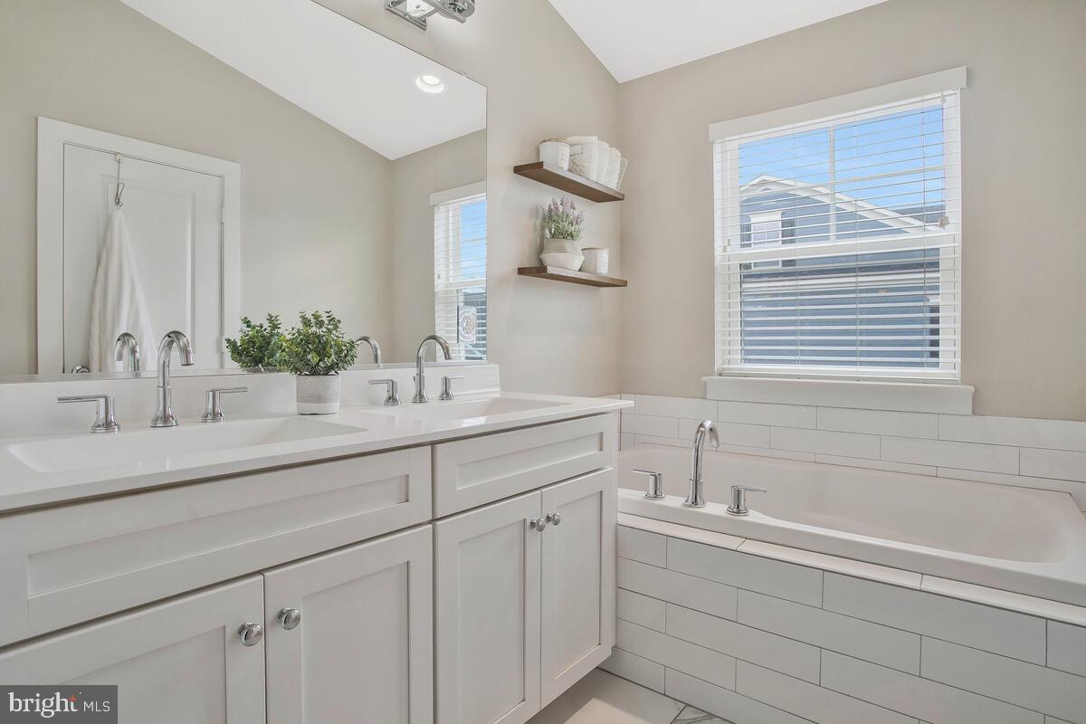 PRIMROSE HILL - Residential