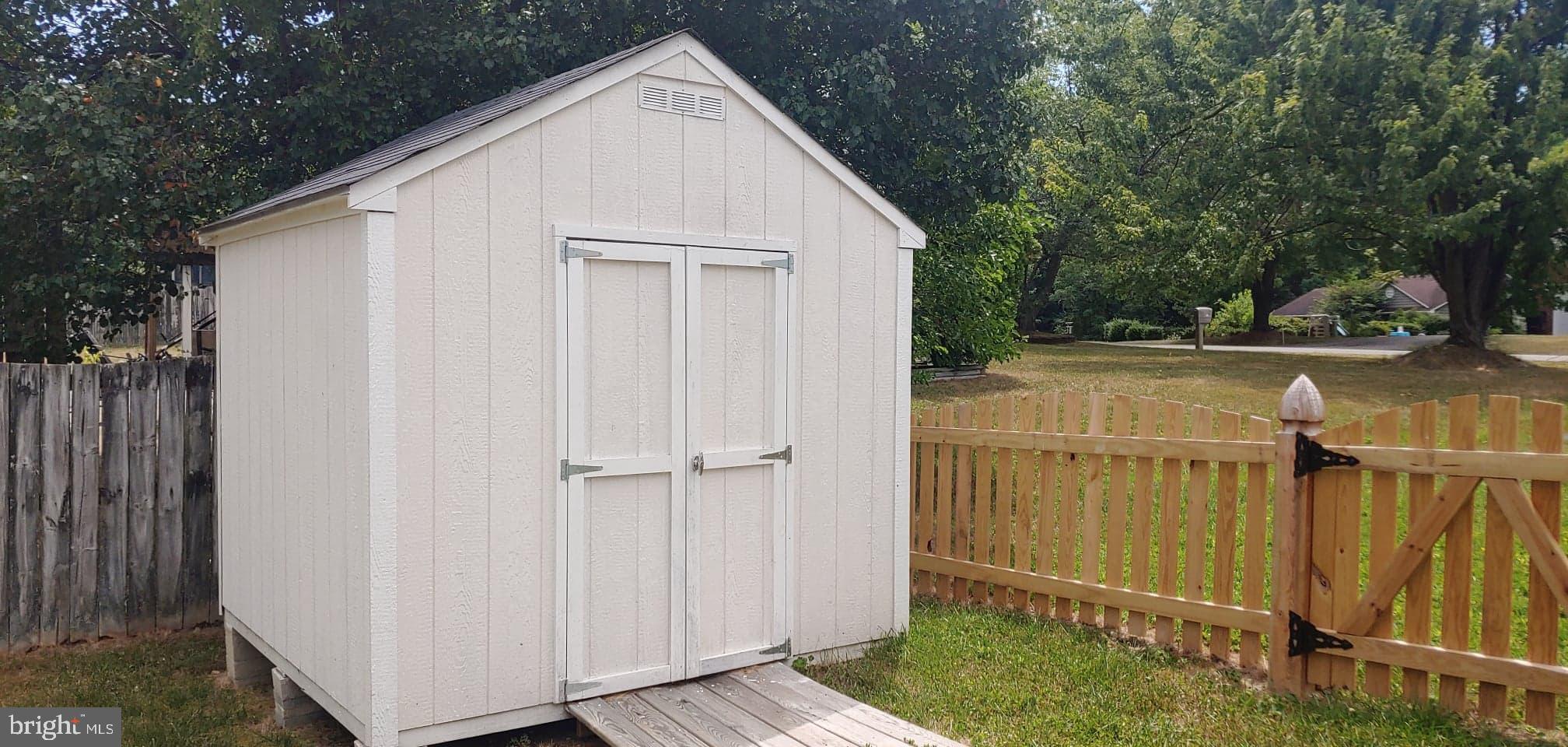 GRANTWOOD ACRES - Residential