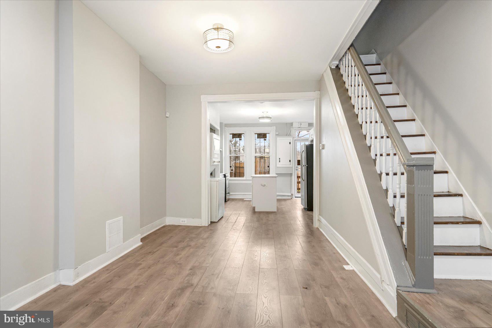 BROADWAY EAST - Residential