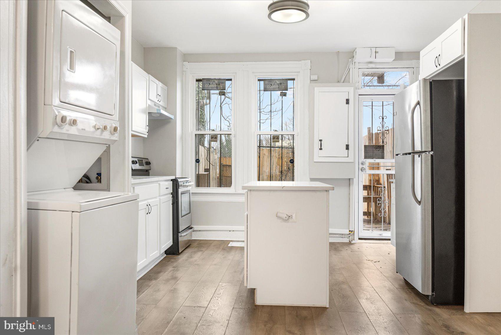 BROADWAY EAST - Residential