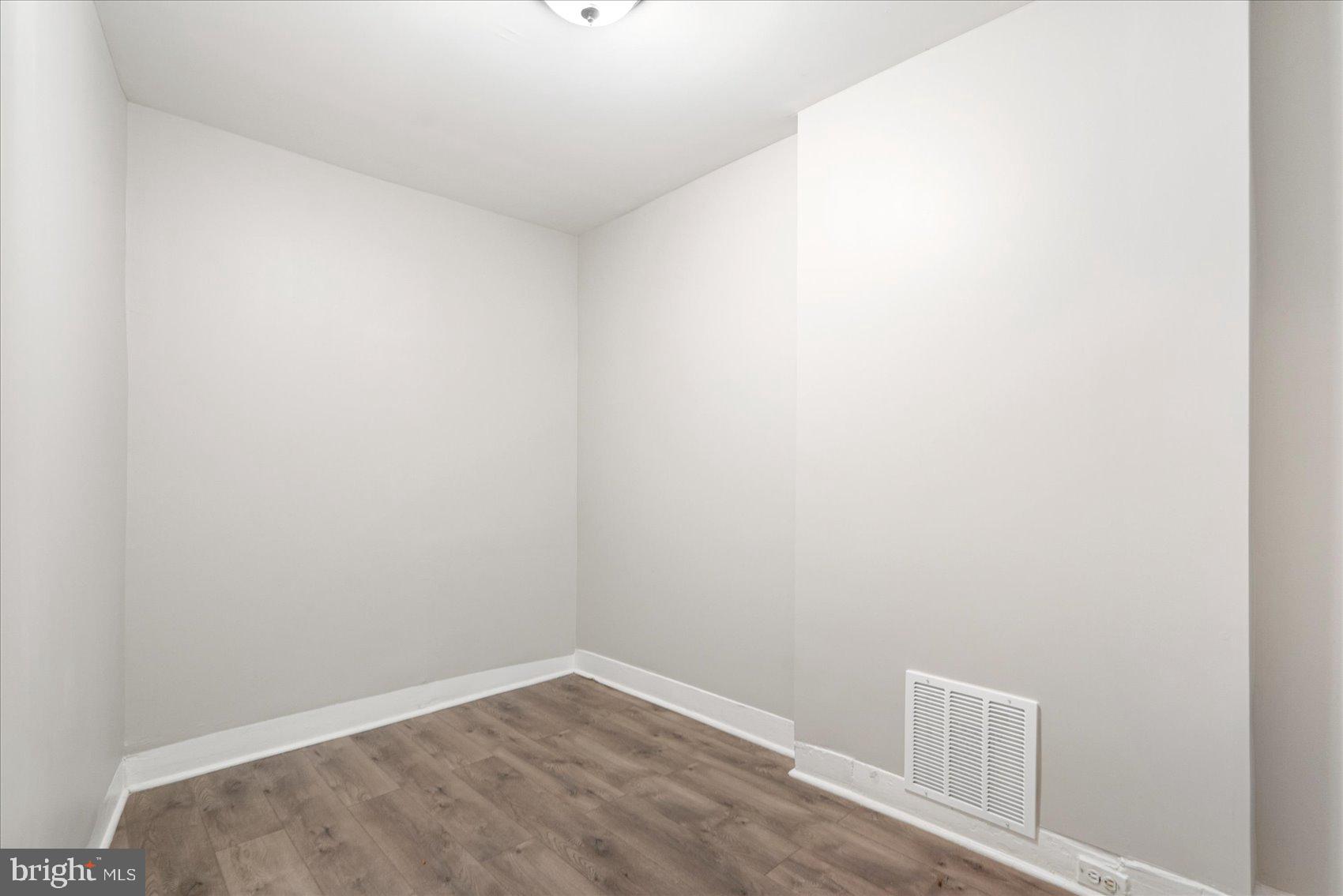 BROADWAY EAST - Residential