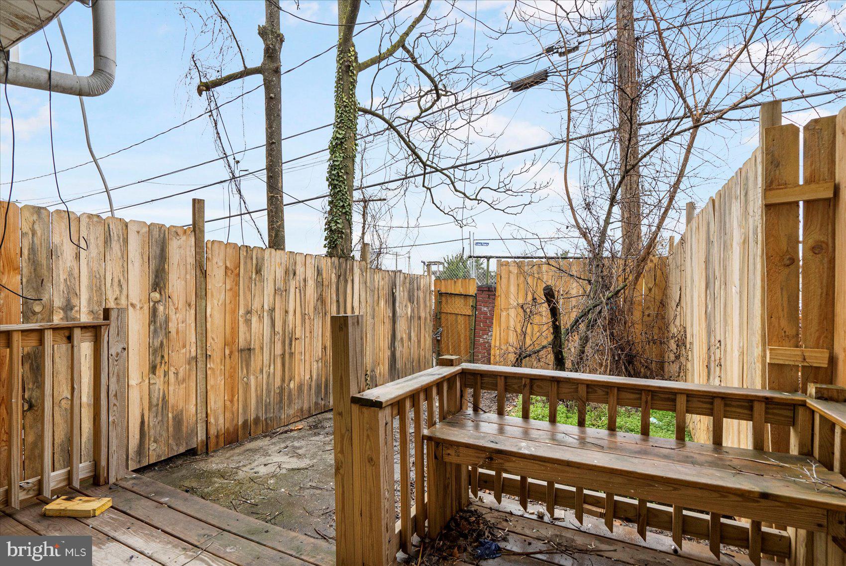 BROADWAY EAST - Residential