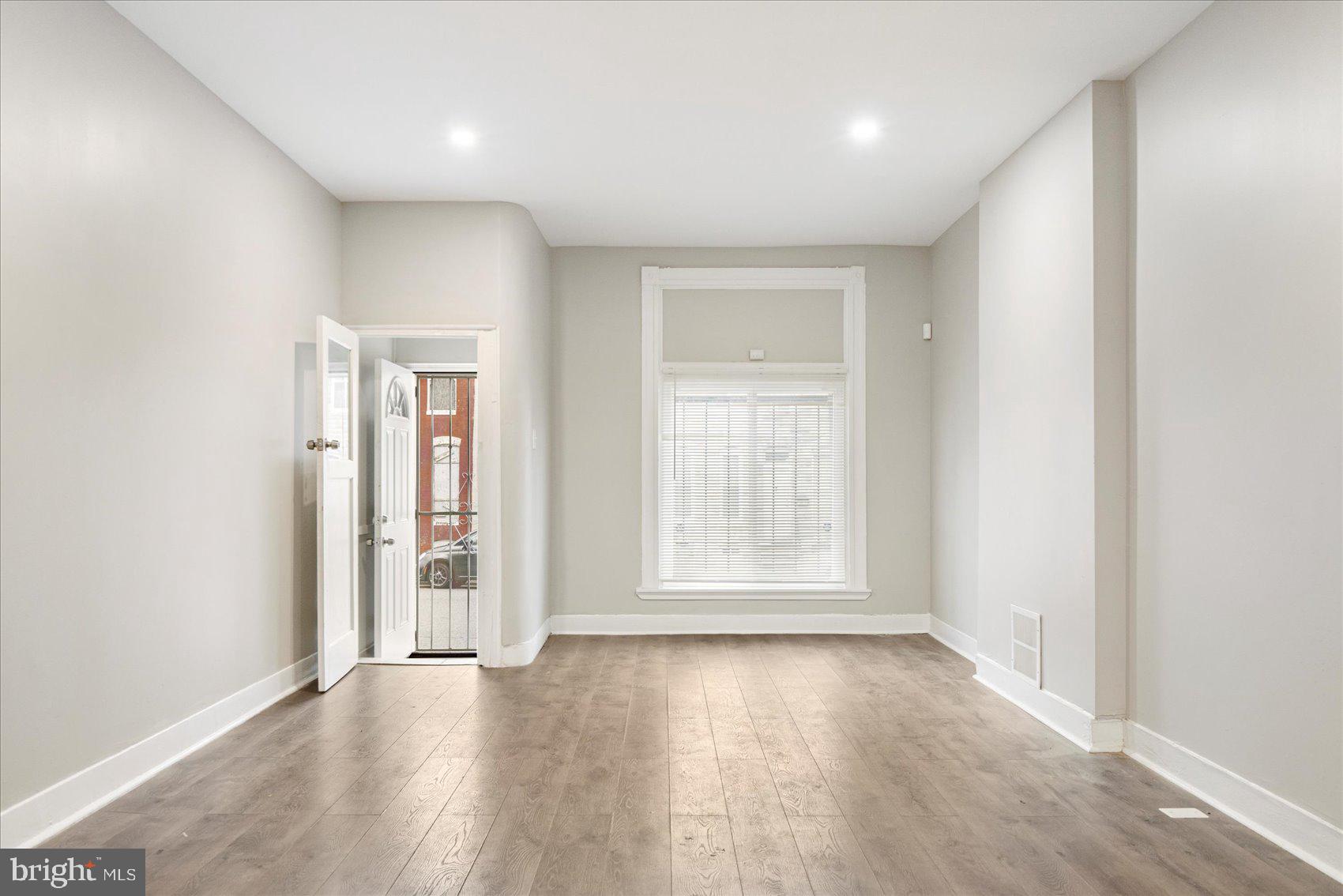 BROADWAY EAST - Residential