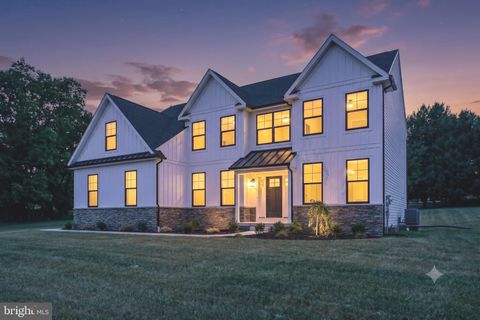 Photo of 209 Old State Rd, ROYERSFORD, PA 19468 (MLS # PAMC2185628)