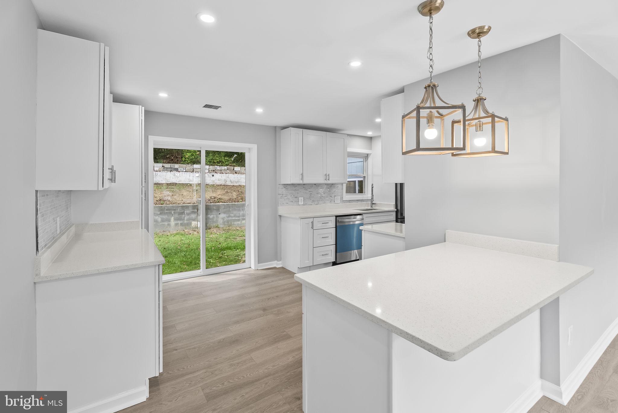 BROOK HILLS ESTATE - Residential Lease