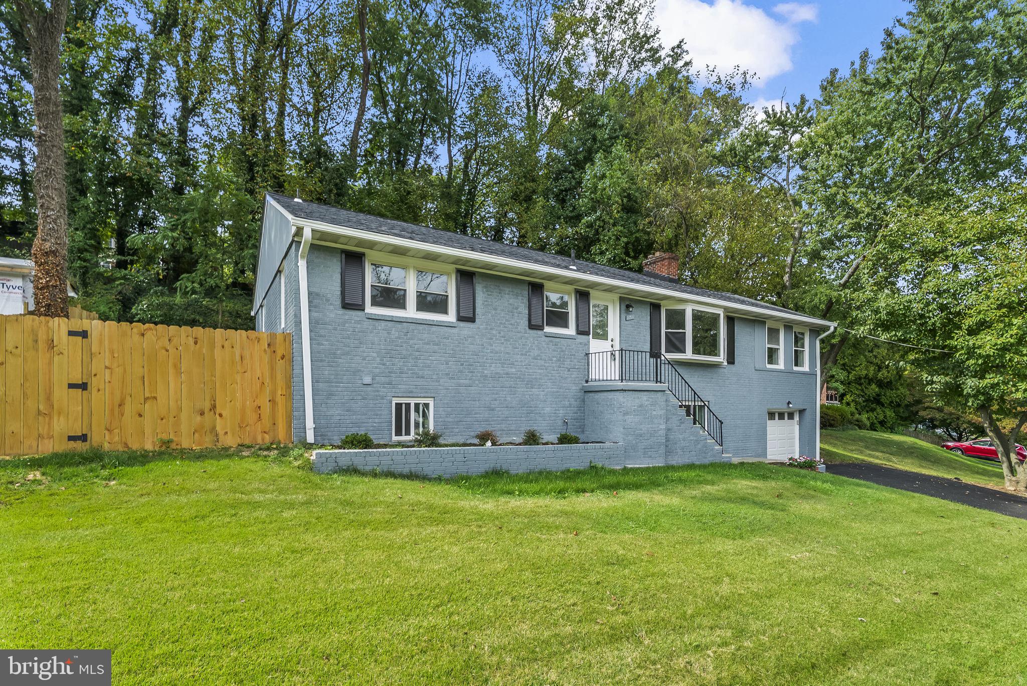 BROOK HILLS ESTATE - Residential Lease