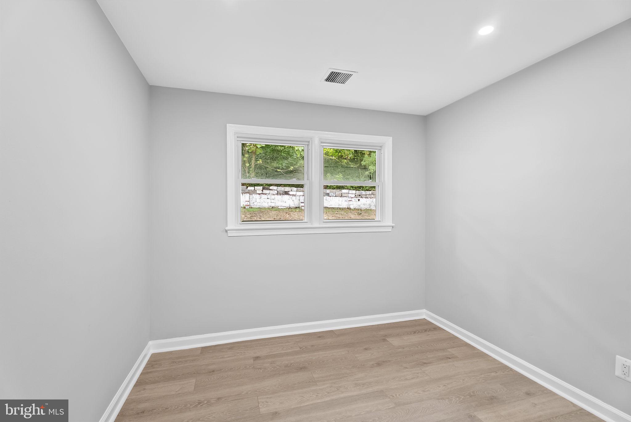 BROOK HILLS ESTATE - Residential Lease