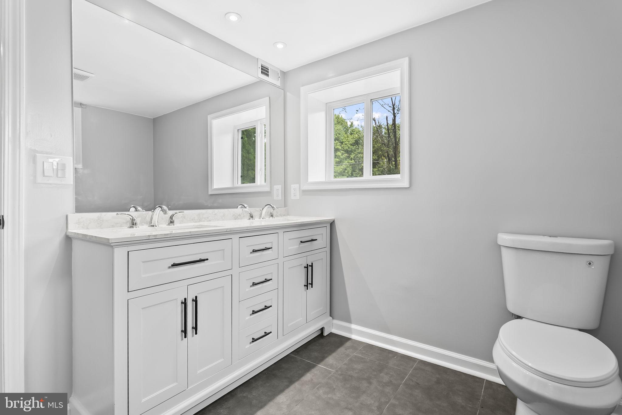 BROOK HILLS ESTATE - Residential Lease