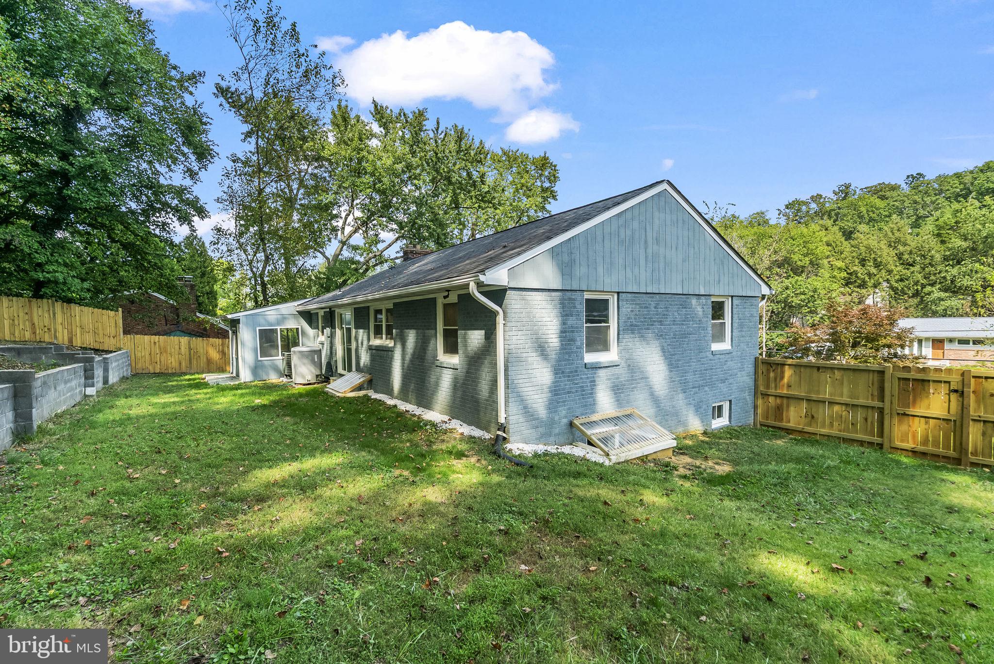 BROOK HILLS ESTATE - Residential Lease