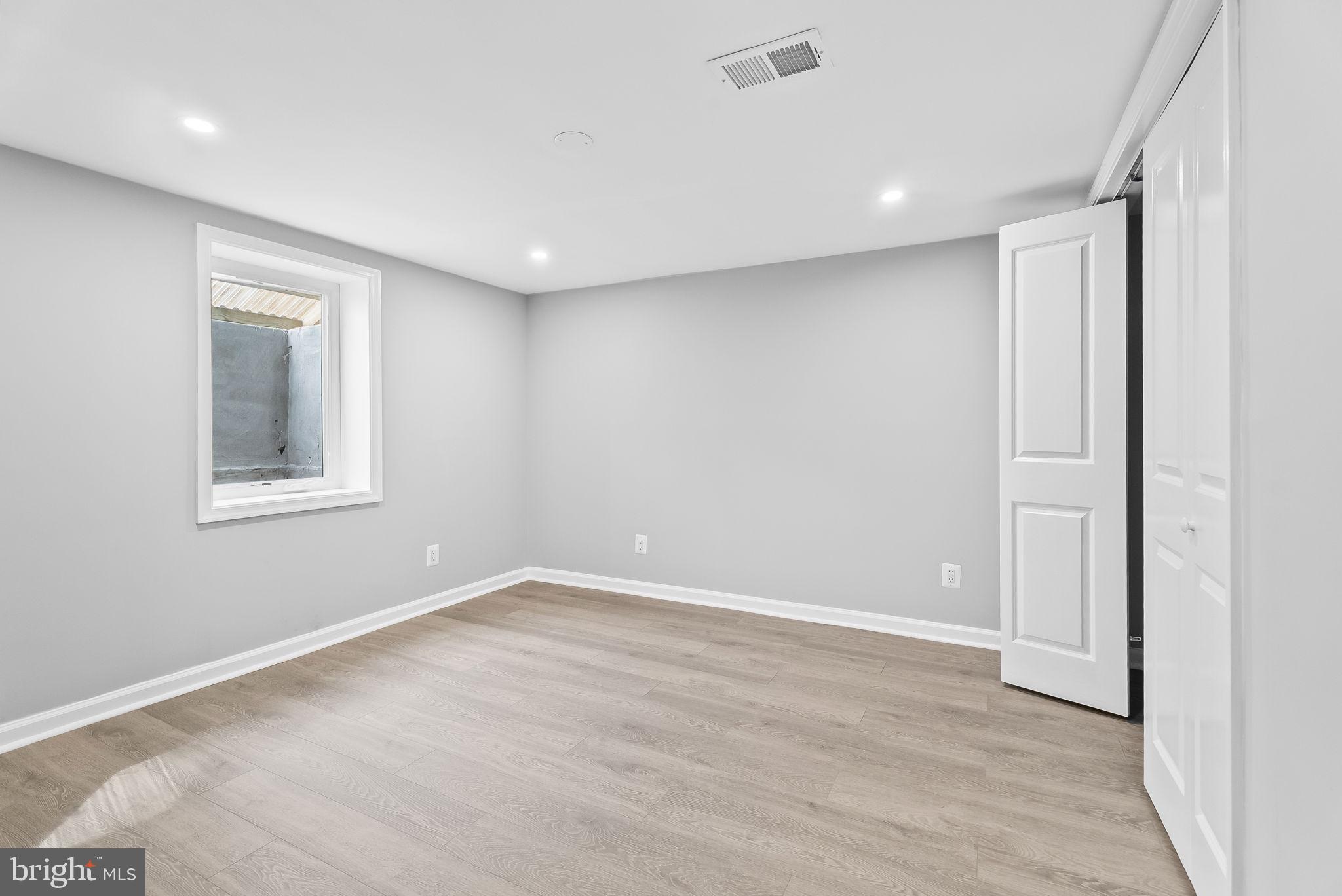 BROOK HILLS ESTATE - Residential Lease