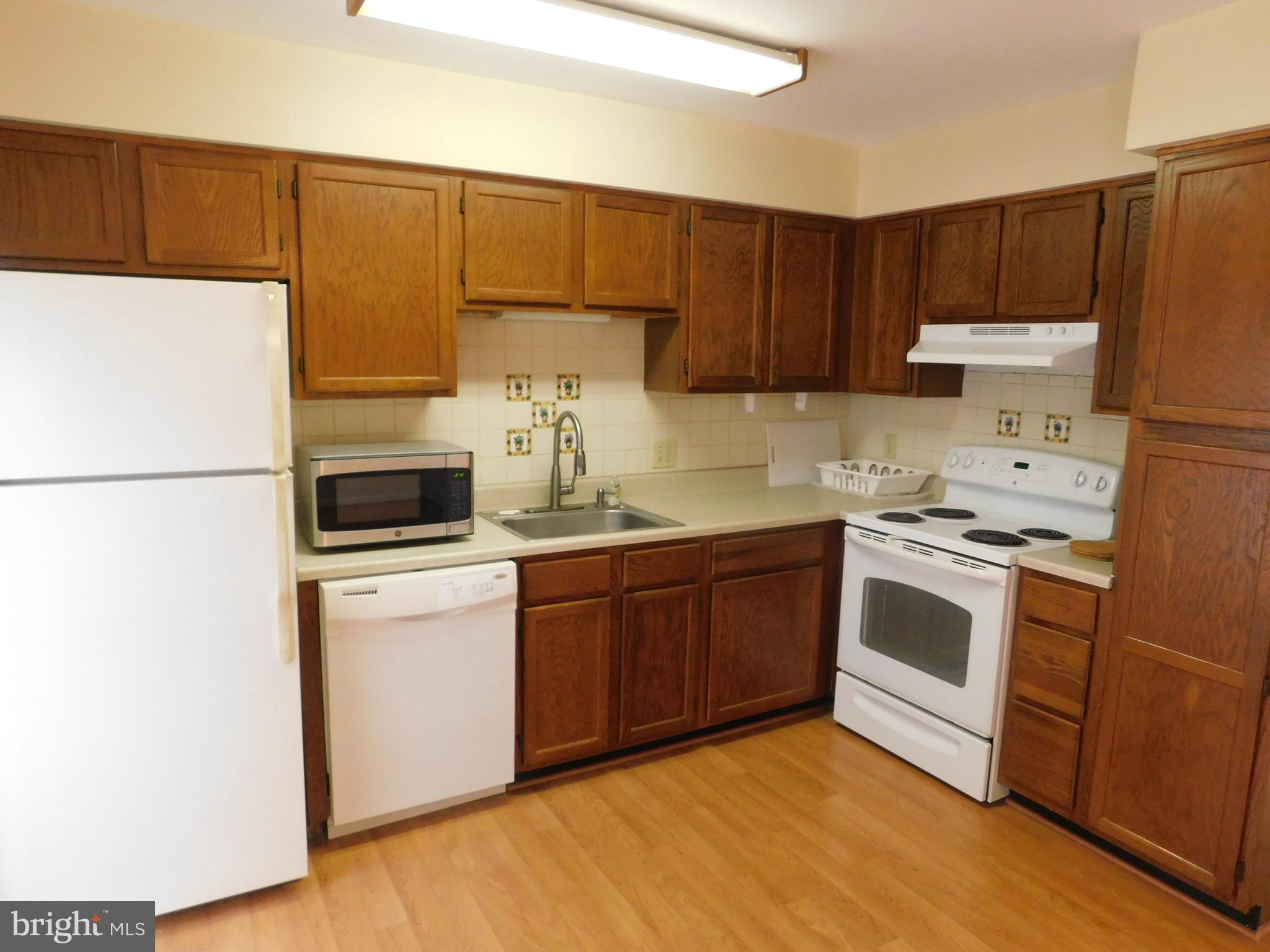 FAIRVIEW COMMONS - Residential Lease