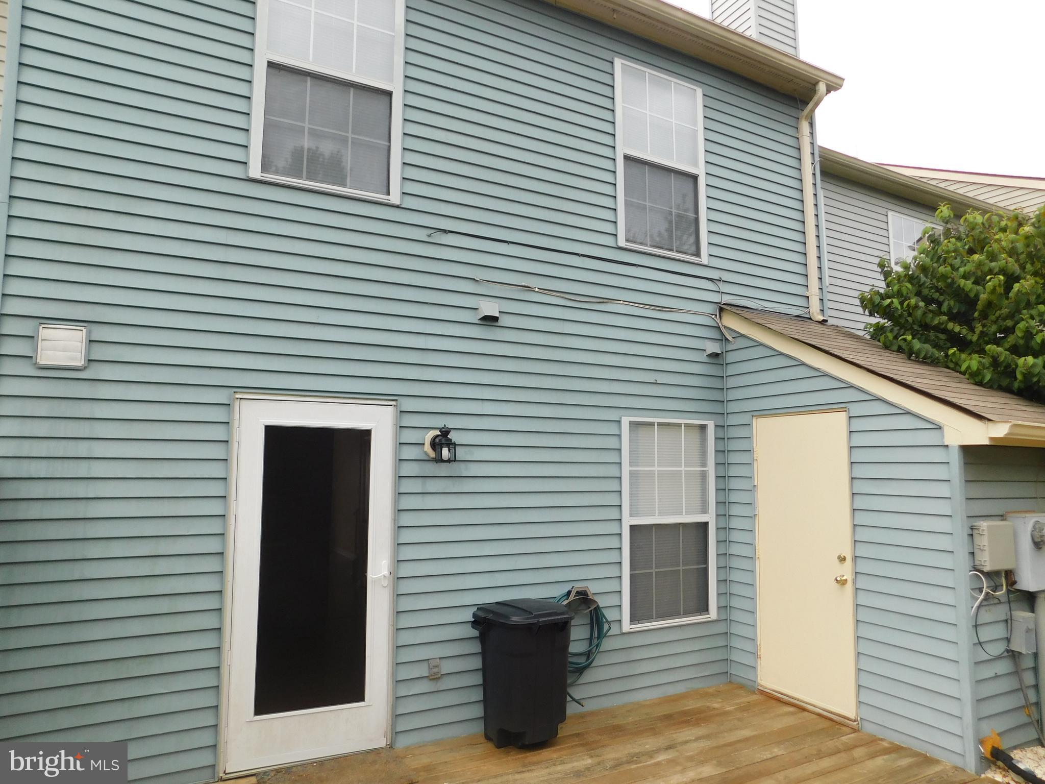 FAIRVIEW COMMONS - Residential Lease