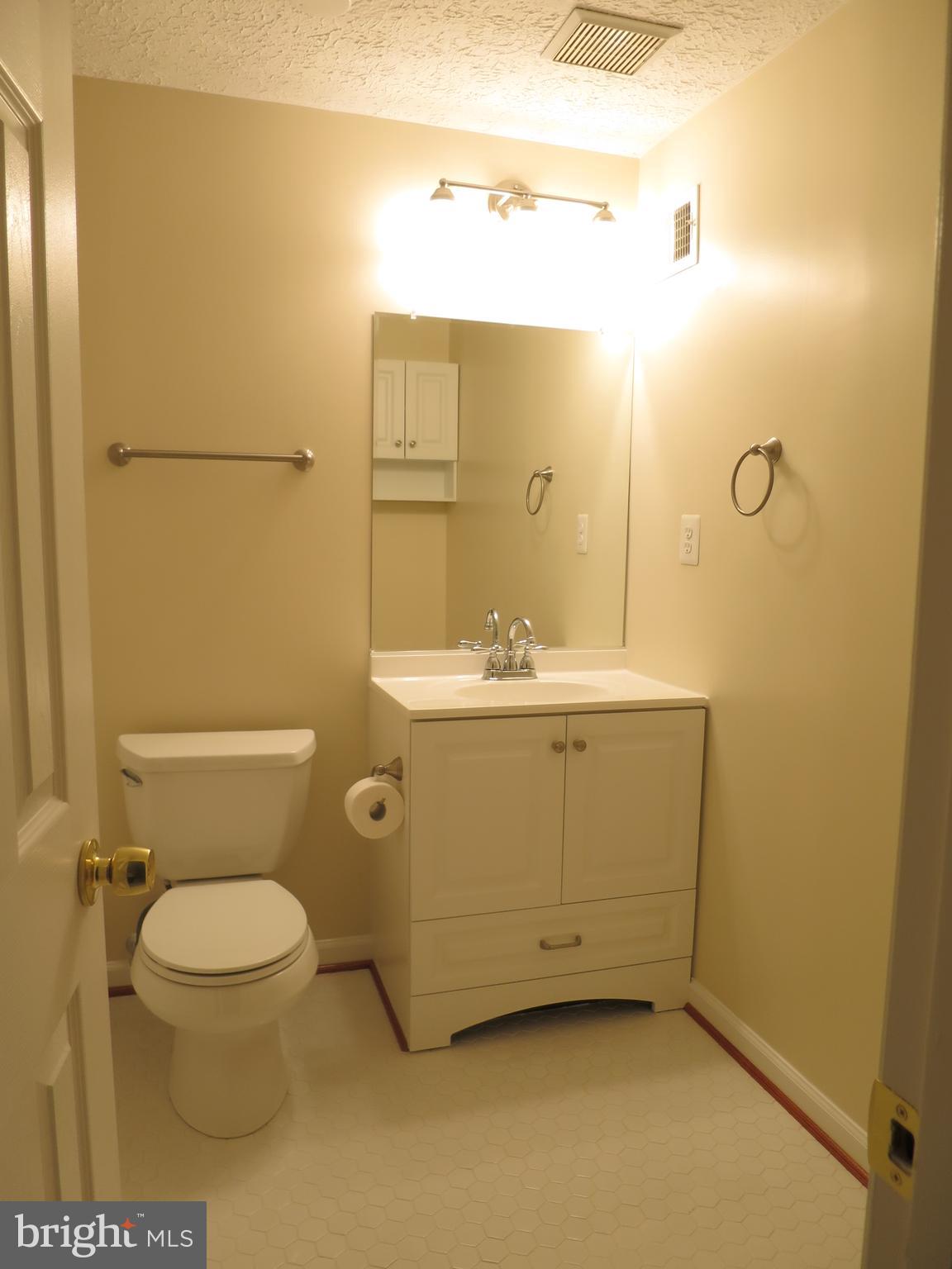 PARK OVERLOOK - Residential Lease