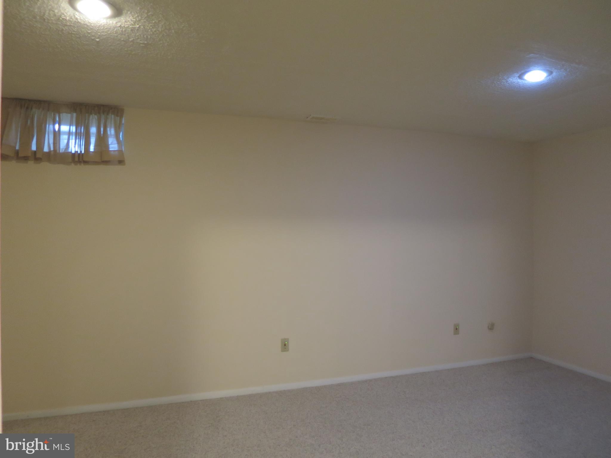 PARK OVERLOOK - Residential Lease