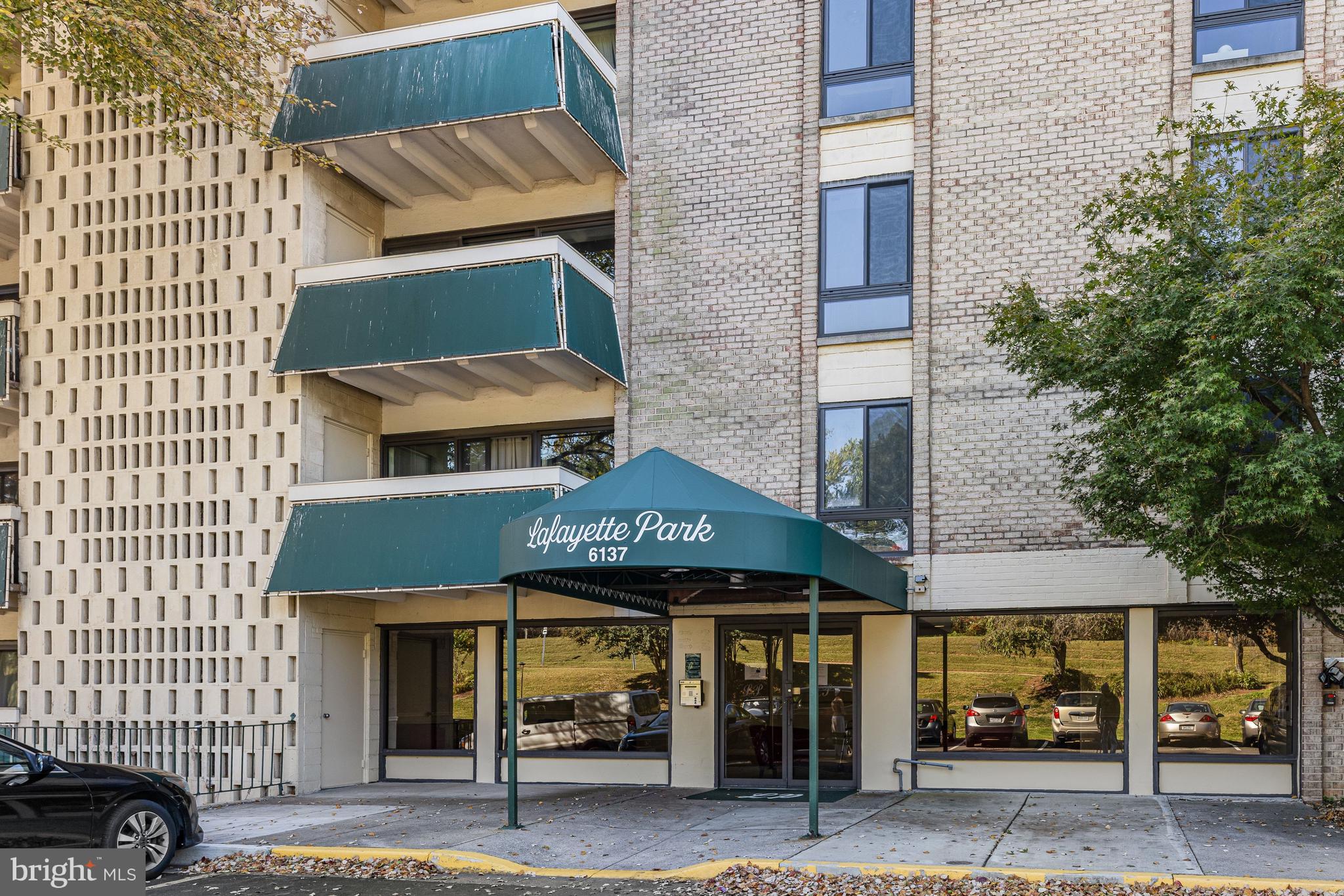6137 LEESBURG PIKE 506