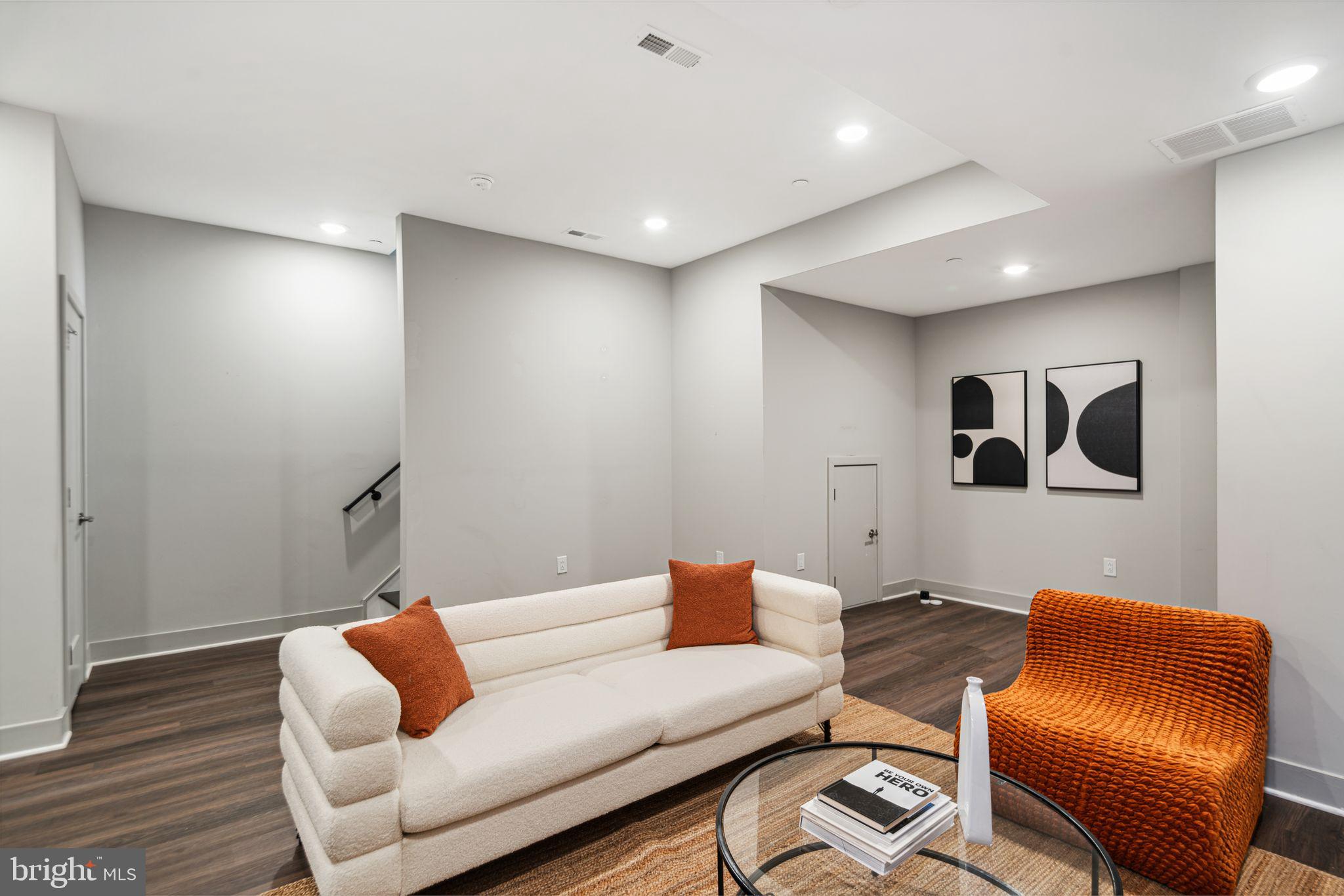 FAIRMOUNT - Residential