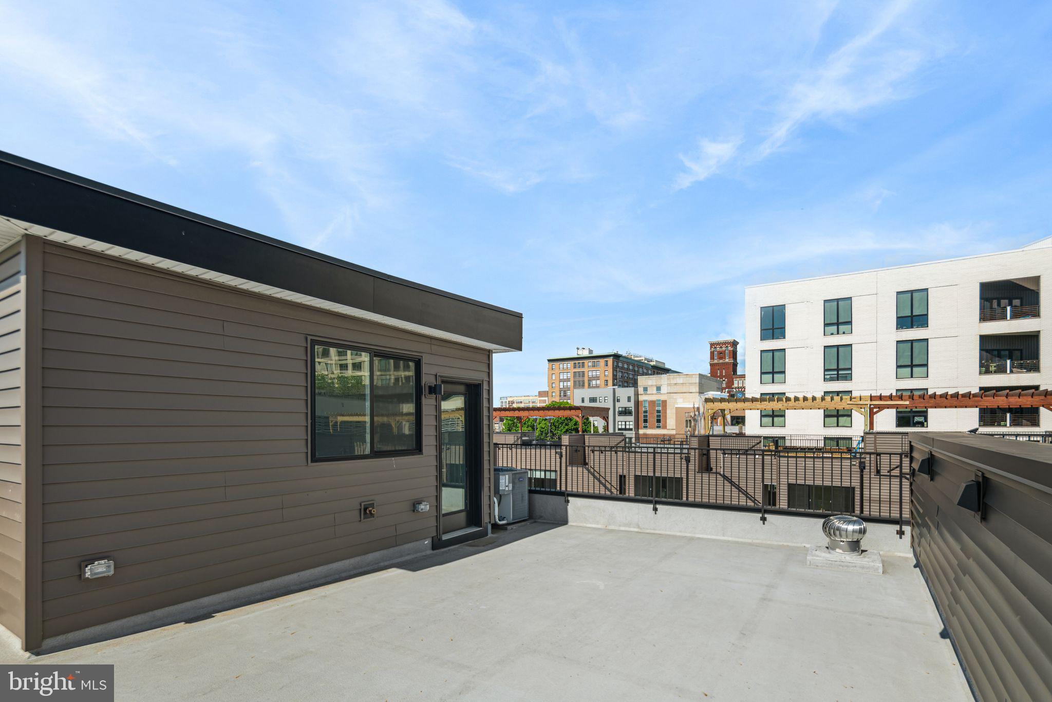 FAIRMOUNT - Residential