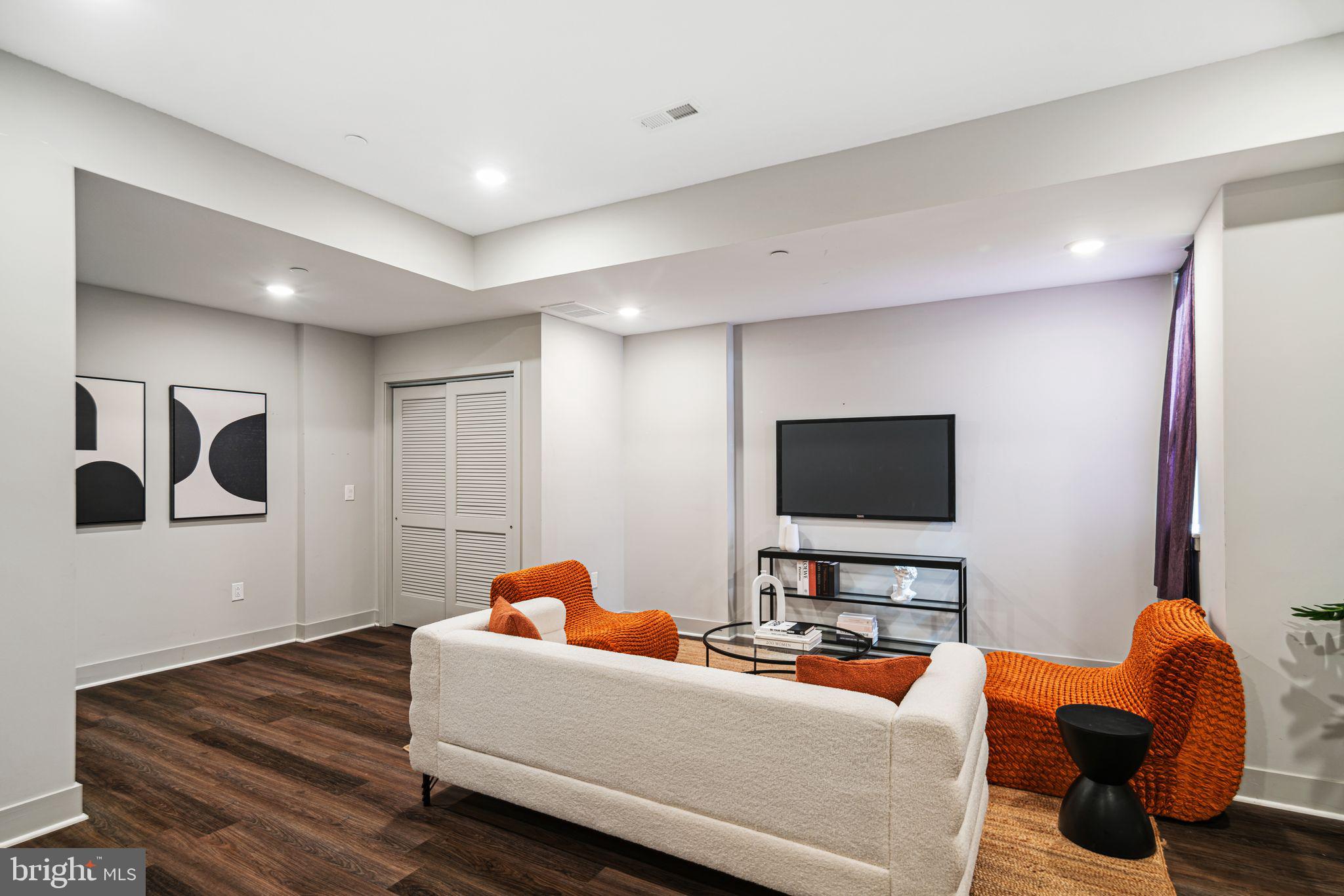 FAIRMOUNT - Residential