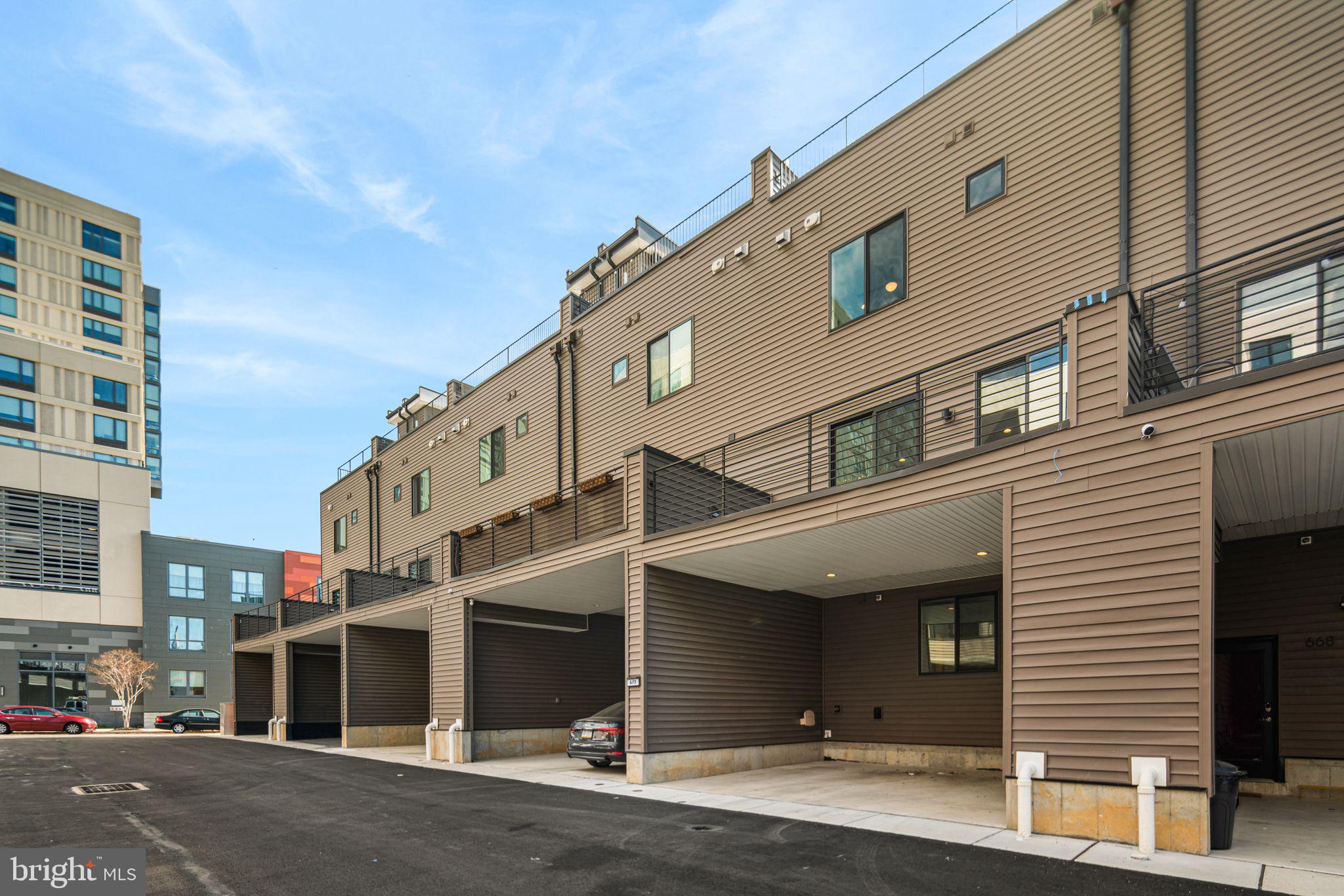 FAIRMOUNT - Residential