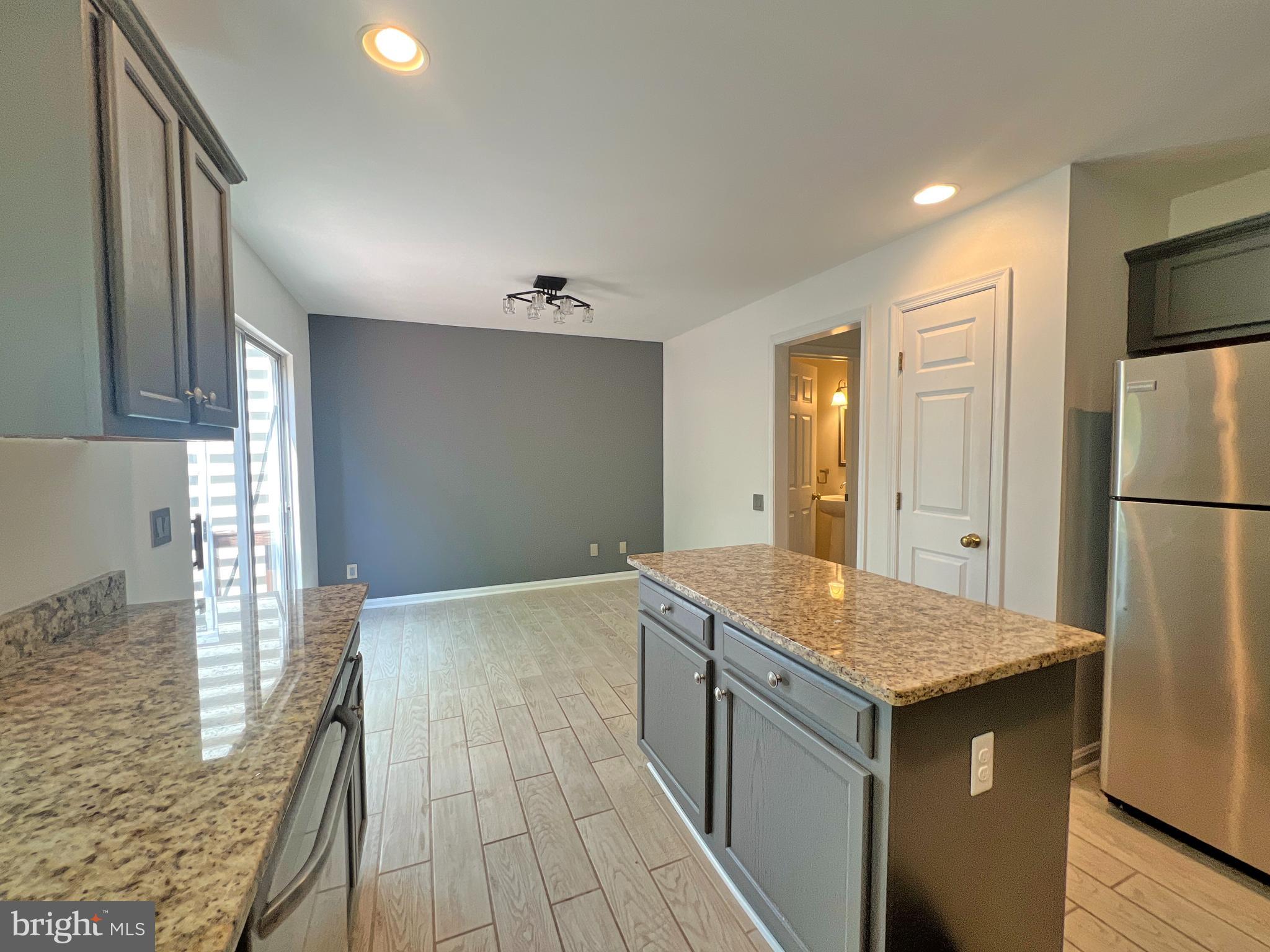 PARKWAY PLAZA - Residential Lease