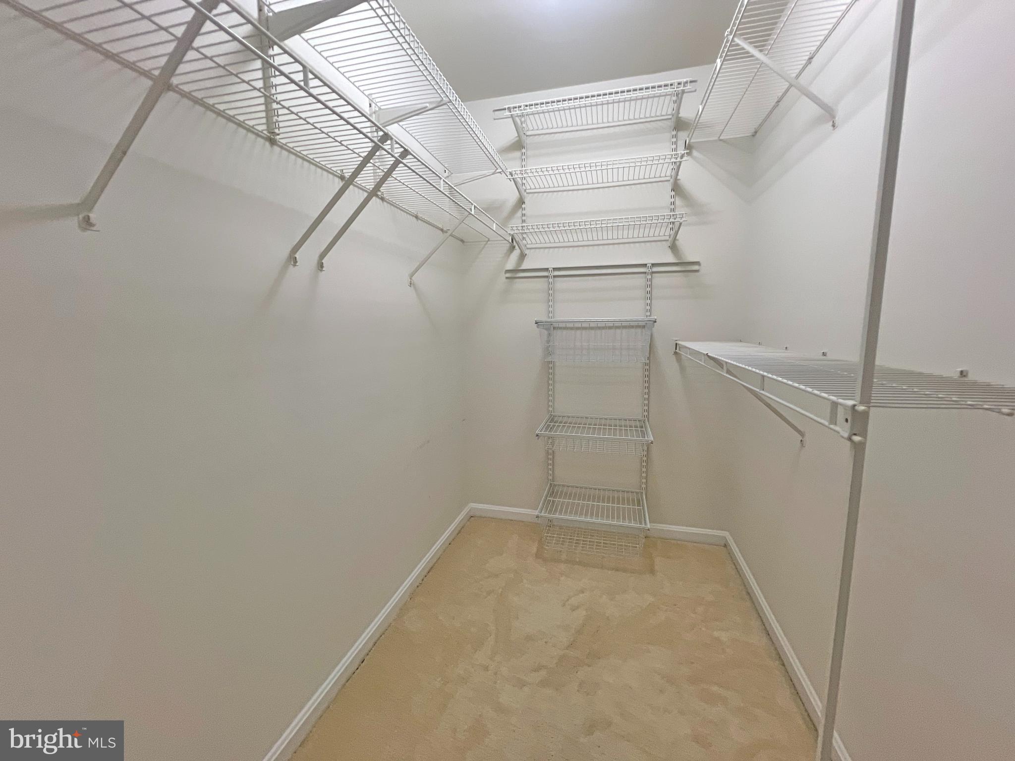 PARKWAY PLAZA - Residential Lease