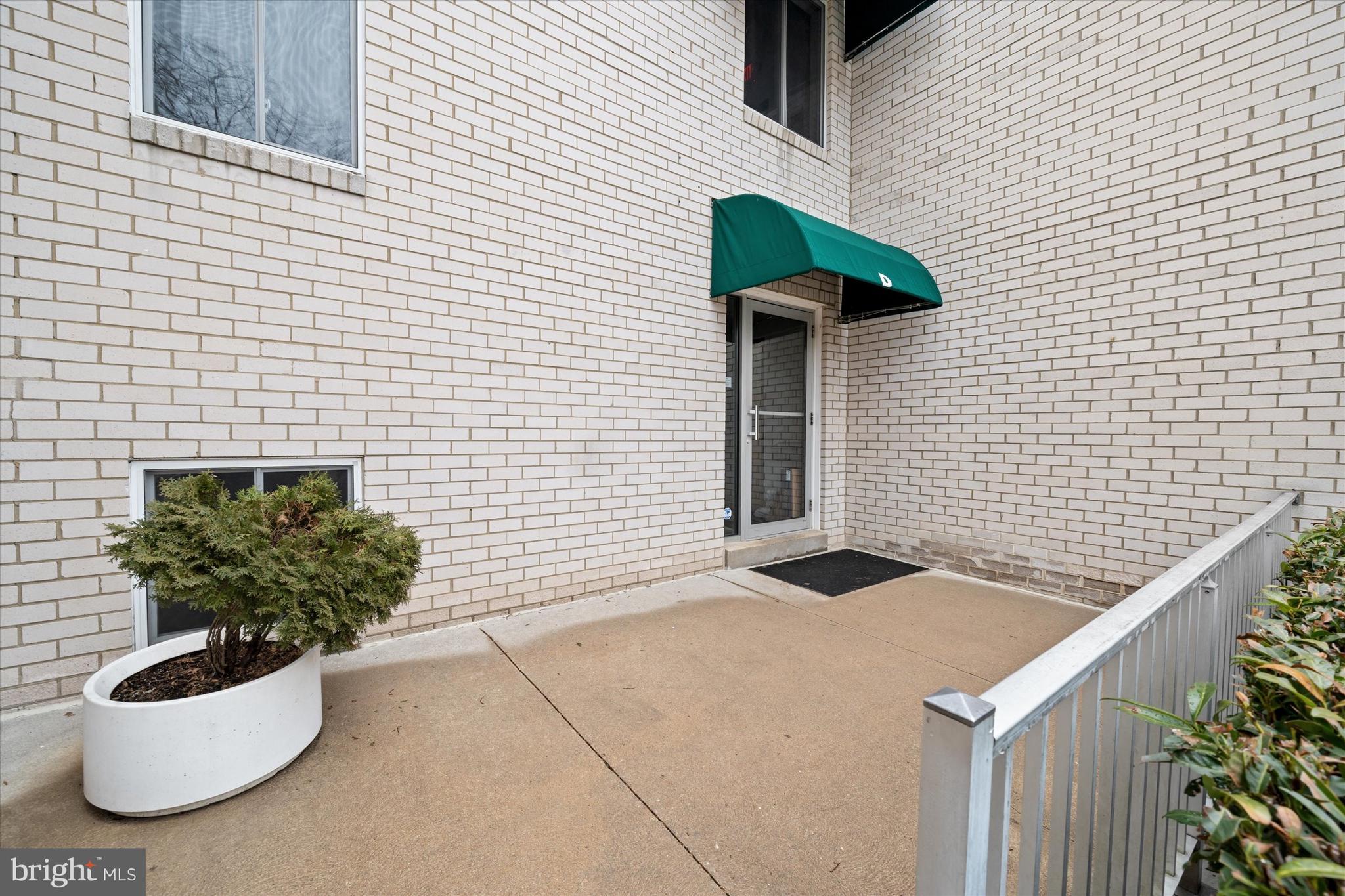 7 ROCKFORD ROAD #D21