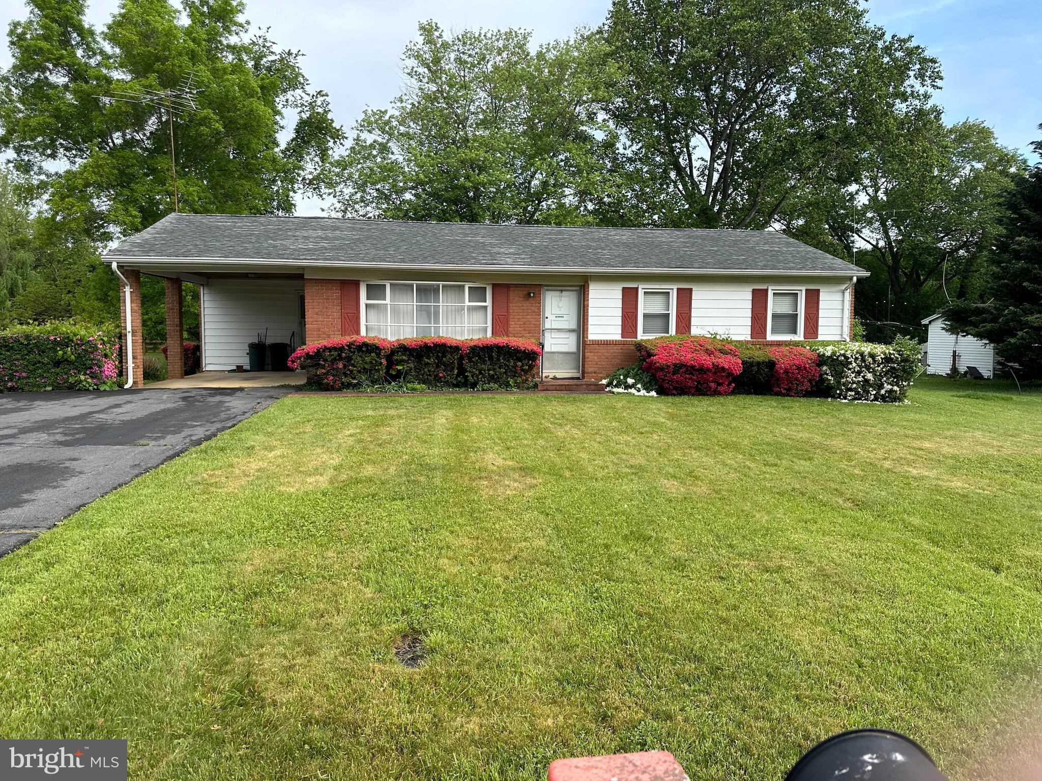 CRESTVIEW ESTATE - Residential Lease