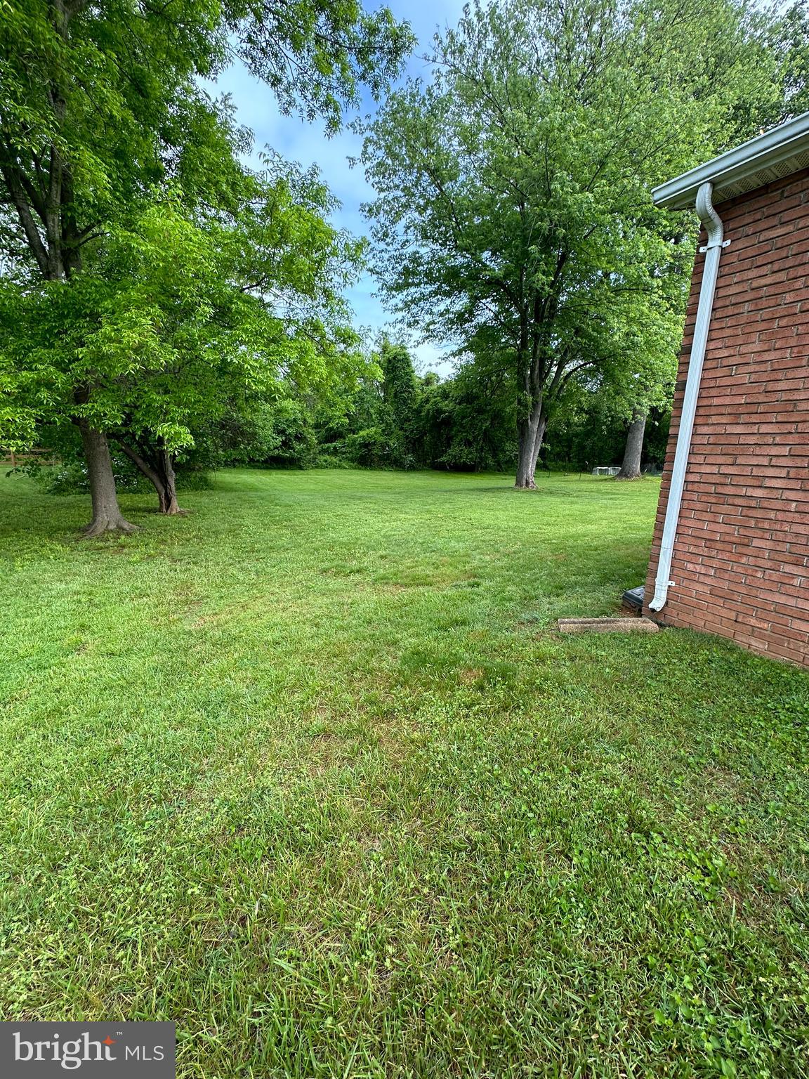 CRESTVIEW ESTATE - Residential Lease