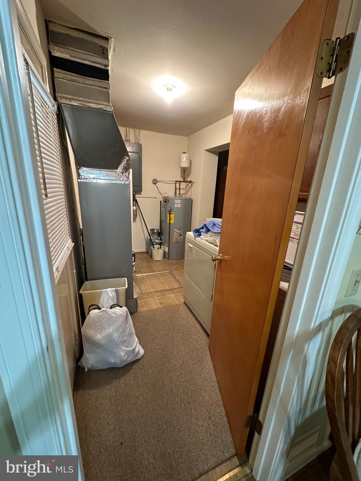 CRESTVIEW ESTATE - Residential Lease