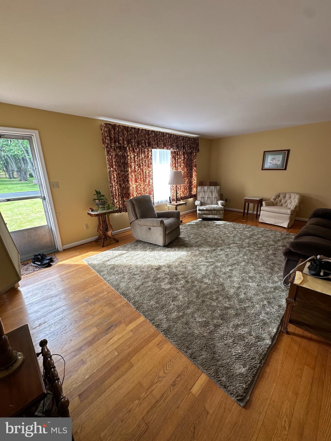 CRESTVIEW ESTATE - Residential Lease