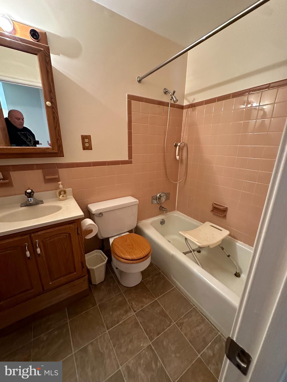 CRESTVIEW ESTATE - Residential Lease