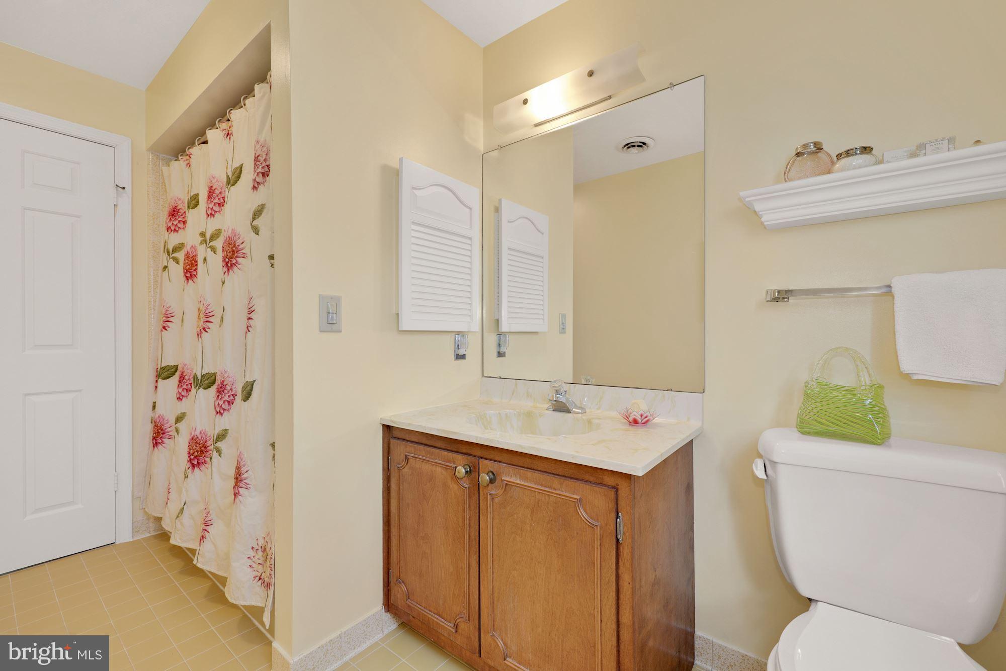 POTOMAC OUTSIDE - Residential