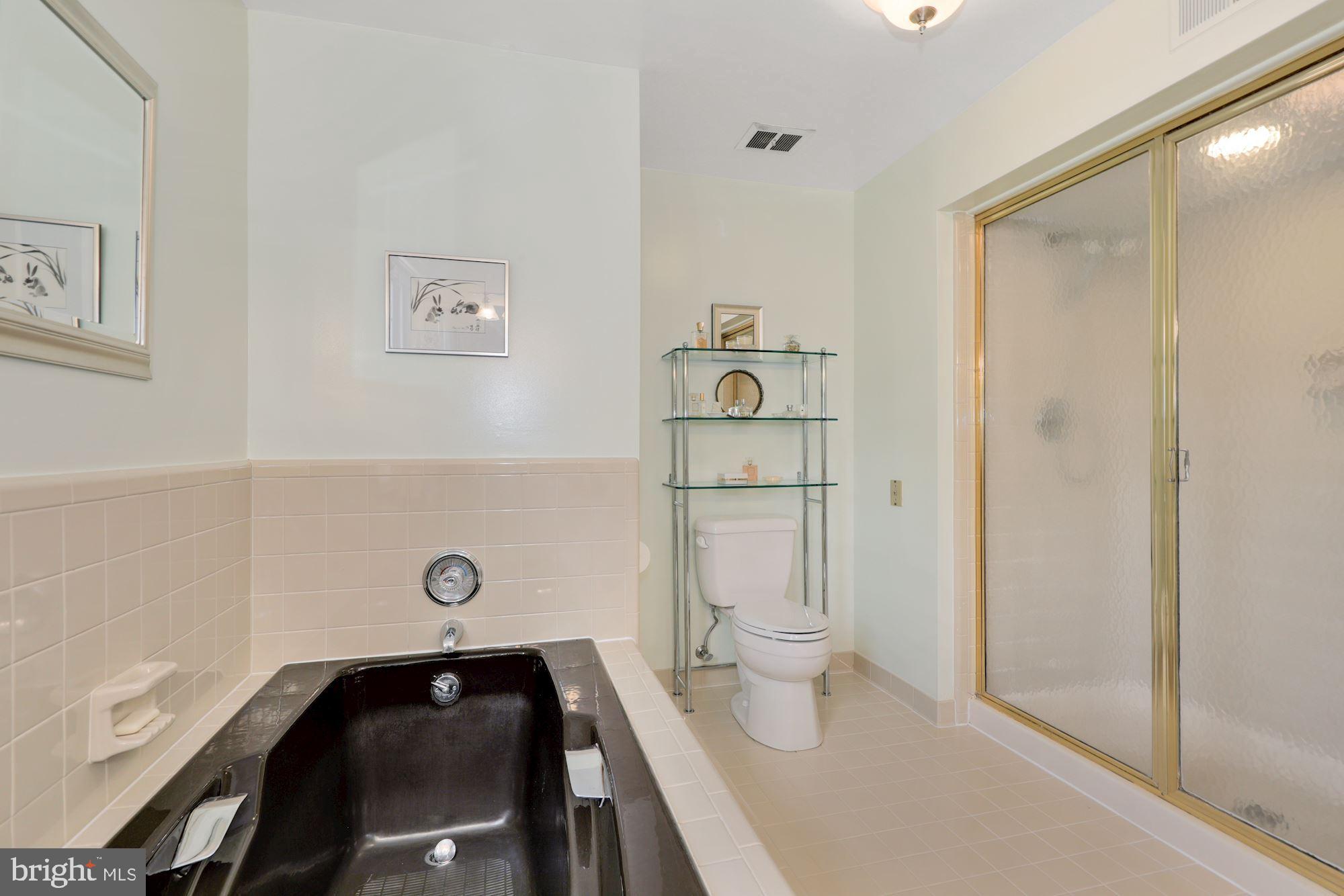 POTOMAC OUTSIDE - Residential